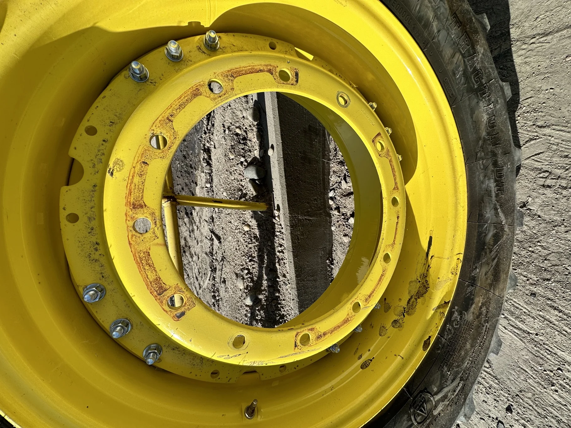 Used 85% 420/85R34 Firestone RAT DT R-1W 147A8 TL on 15 x 34 (12-19.732-17.64) JD Waffle image 4