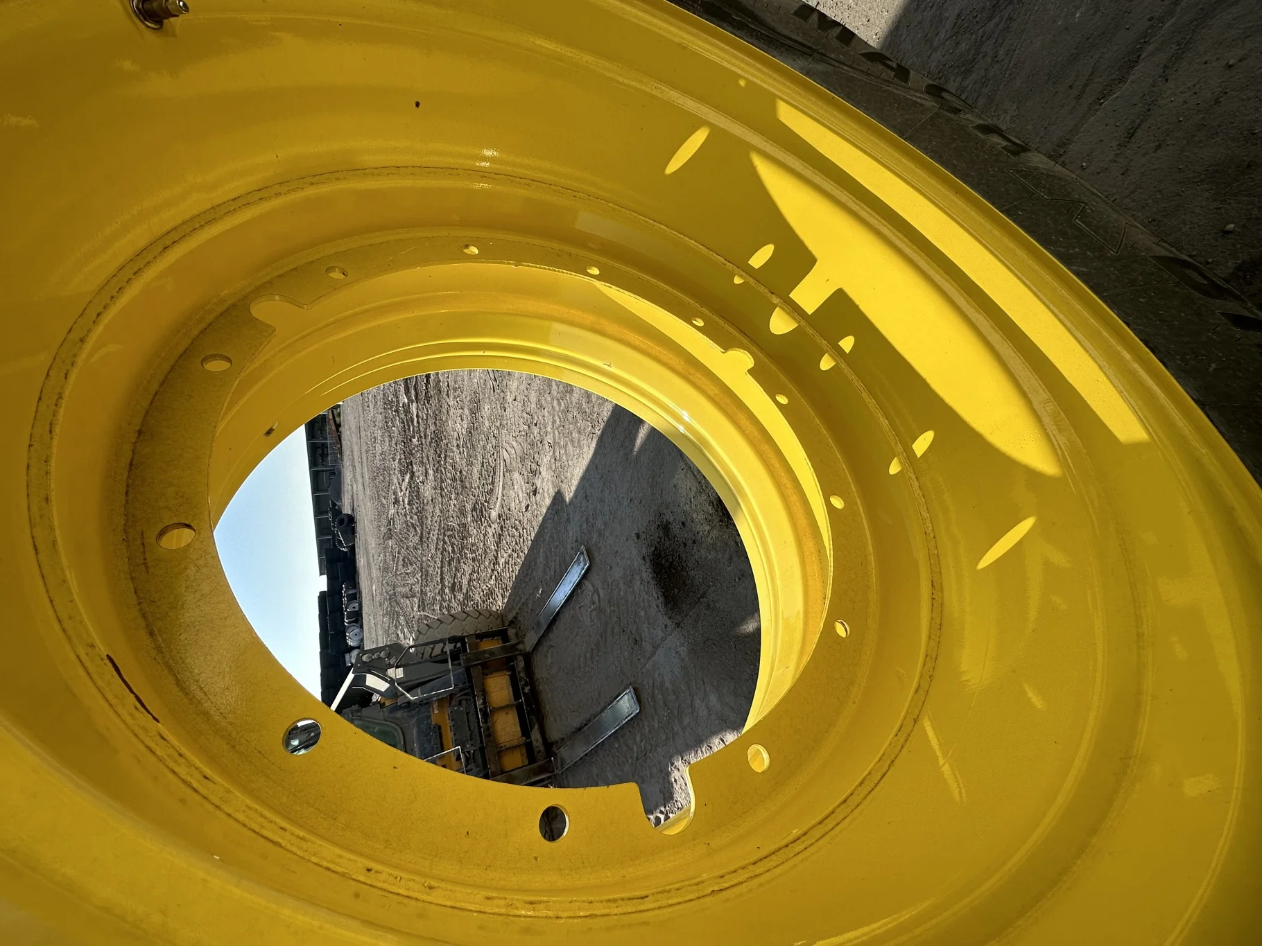Take-Off 800/70R38 Michelin MachXBib R-1W 173D TL 27 X 38 12-32.047-30.09 -4.375 JDY Stub Disc image 3