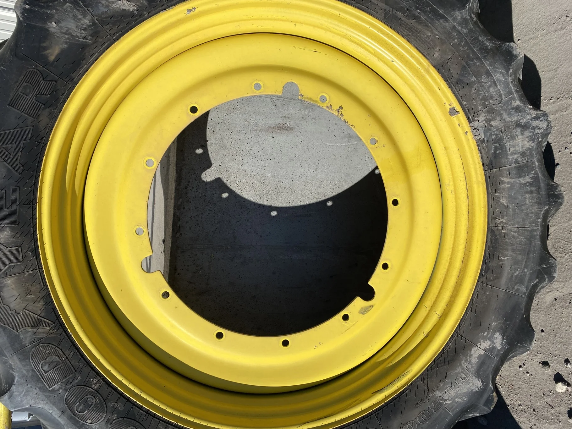 Used 380/90R50 Goodyear DT800 R-1W (151A8) TL 65% on a 12 x 50 JD Yellow 5/8" 12 Bolt (.938) S image 5