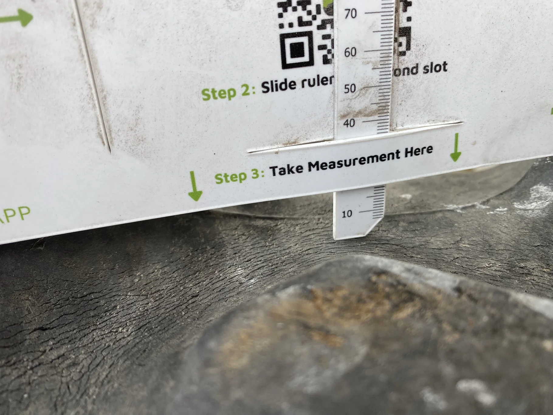Used 420/90R30 Goodyear Ultra Torque Radial DT 712 (142A8/B) R-1 TL 36% on a 15 x 30 JD Yellow image 4