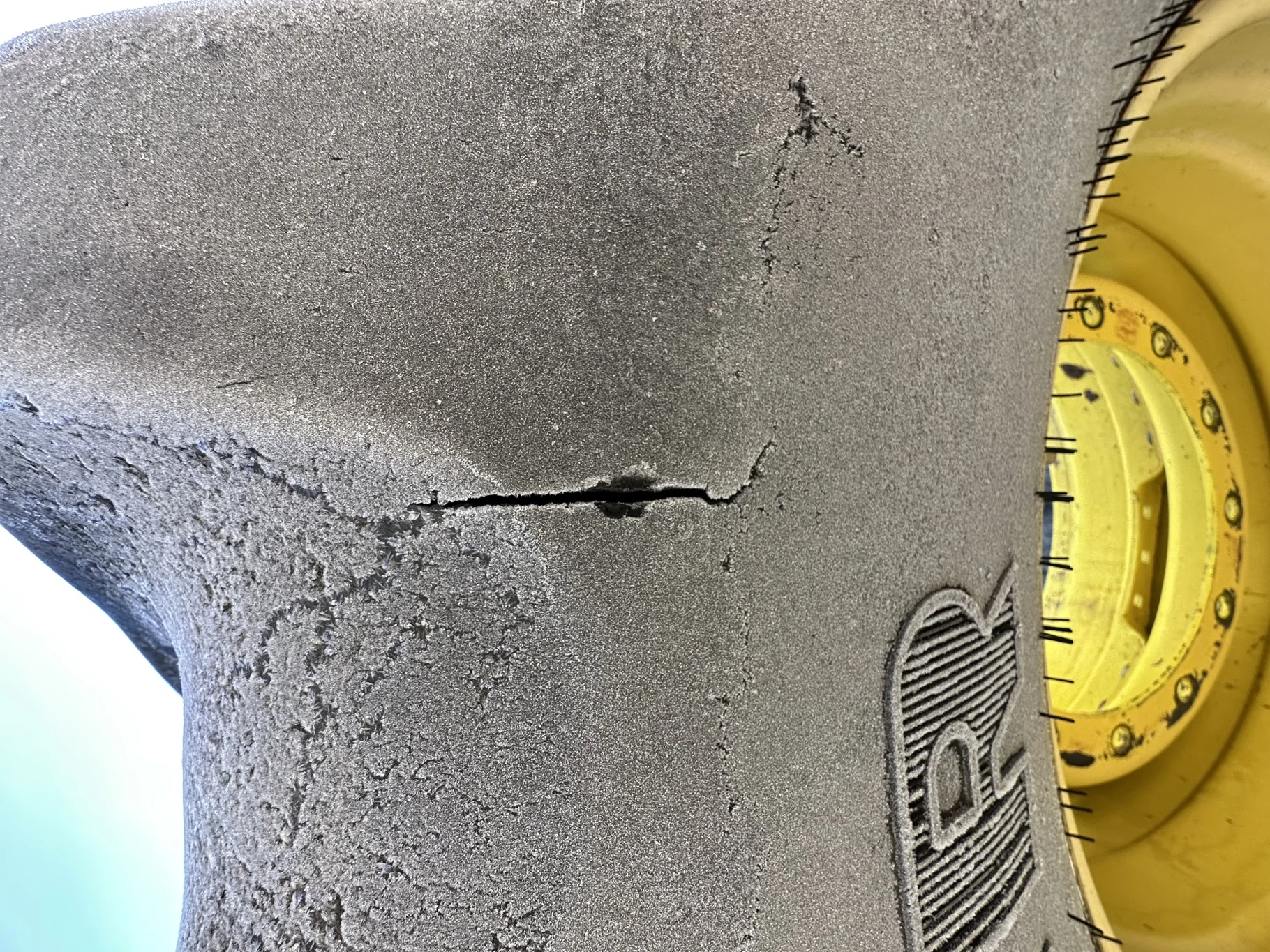 Used 600/65R28 Goodyear Optitrac (147B) R-1W TL 60% on a 18 X 28 JD Yellow Waffle 12-16.732 4" offse image 7