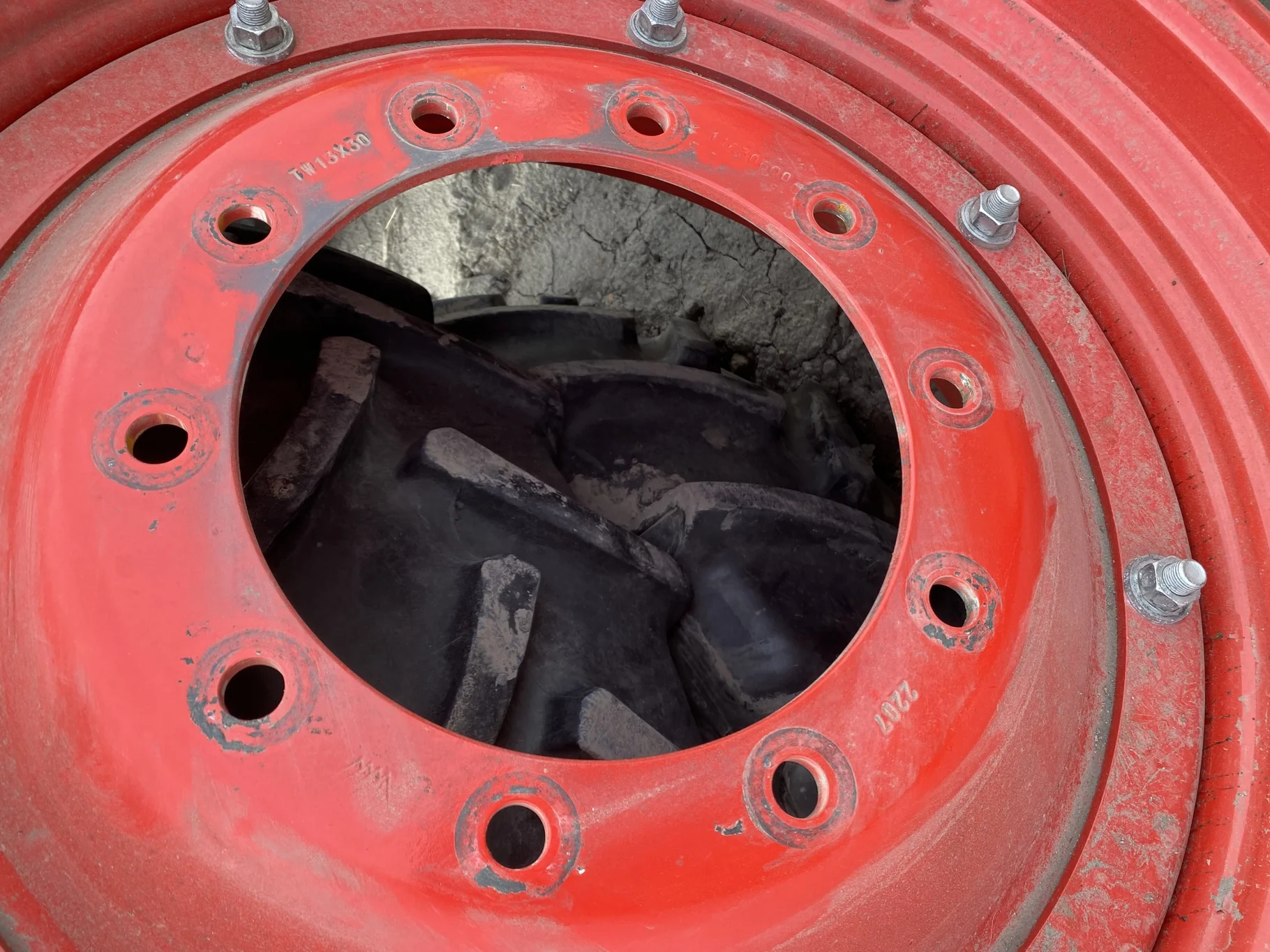 USED 420/90R30 Michelin AgriBib 2 R-1W 147A8/147B TL 98% on 13 X 30 10-13.189-11.077 Fendt Stub Disc image 6