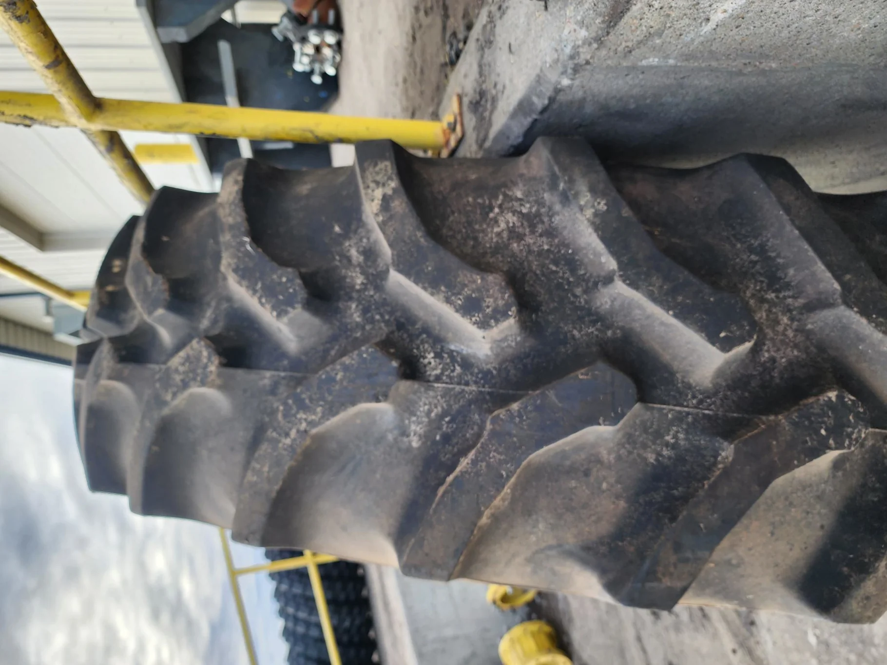 Used 520/85R42 Goodyear Ultra Torque Radial R-1 85% (Lug cuts, Stubble)(157A8) TL on a Used 18 x 42 image 3