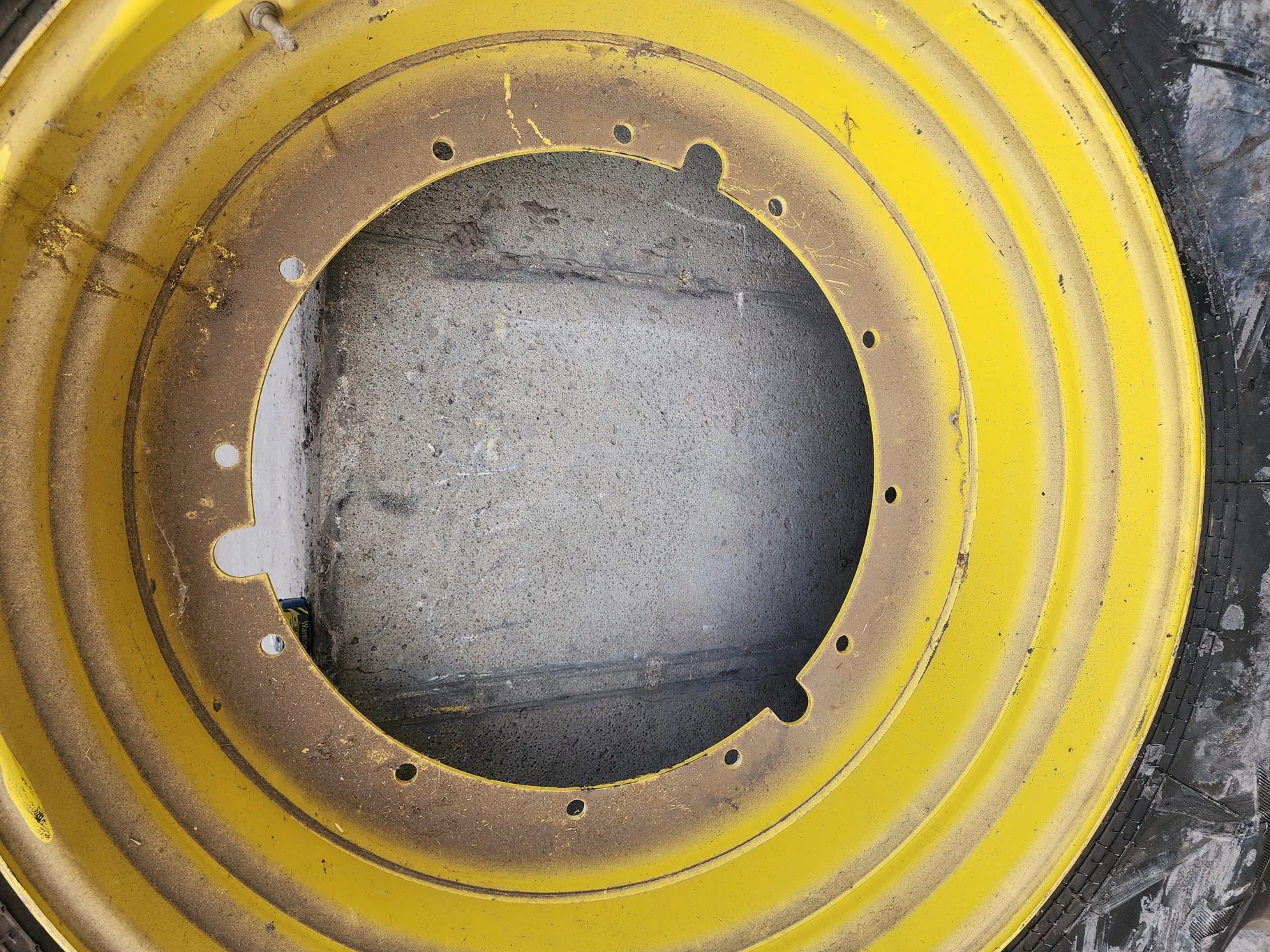 Used 520/85R42 Goodyear Ultra Torque Radial R-1 85% (Lug cuts, Stubble)(157A8) TL on a Used 18 x 42 image 4