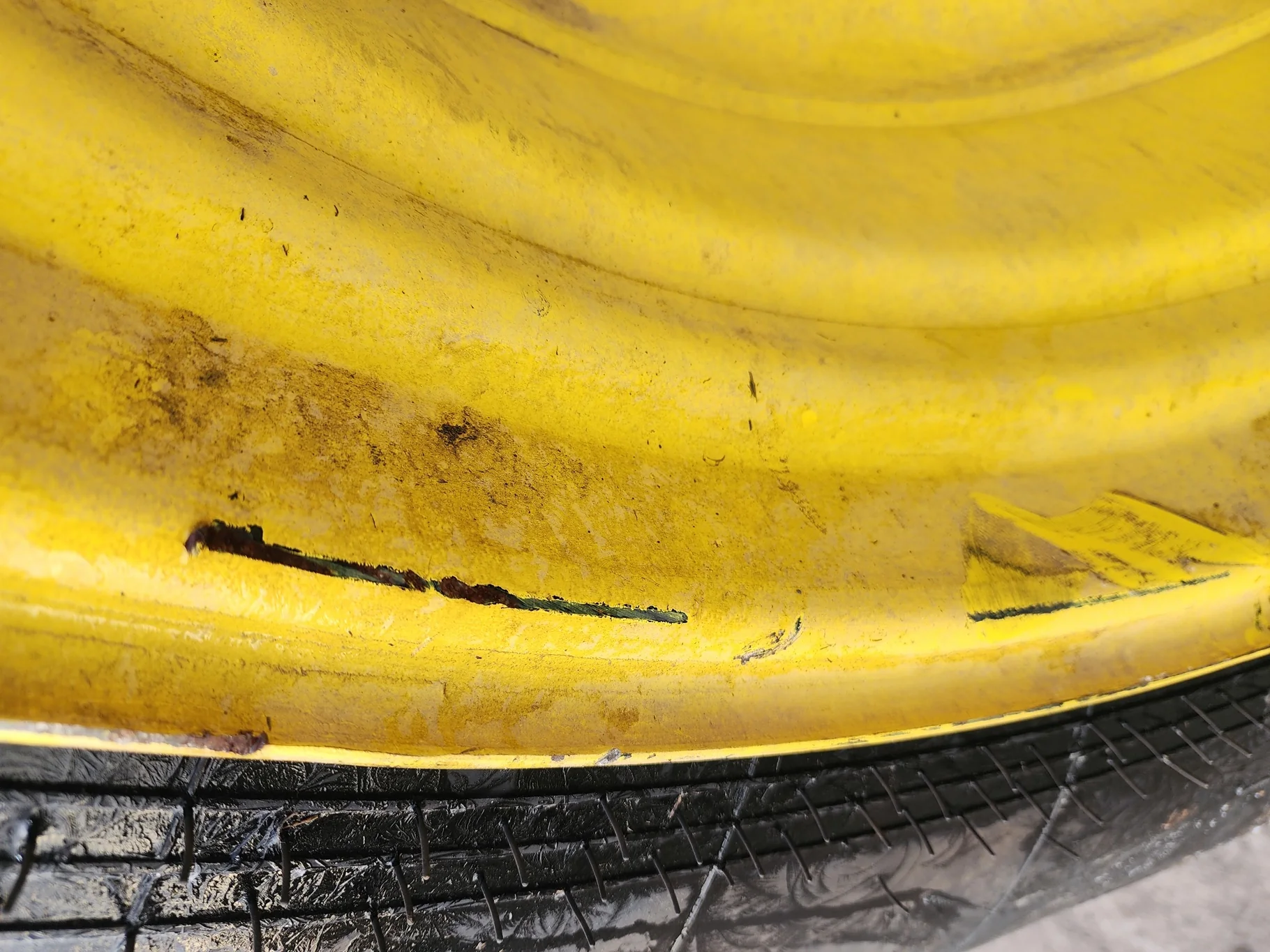 Used 520/85R42 Goodyear Ultra Torque Radial R-1 85% (Lug cuts, Stubble)(157A8) TL on a Used 18 x 42 image 9
