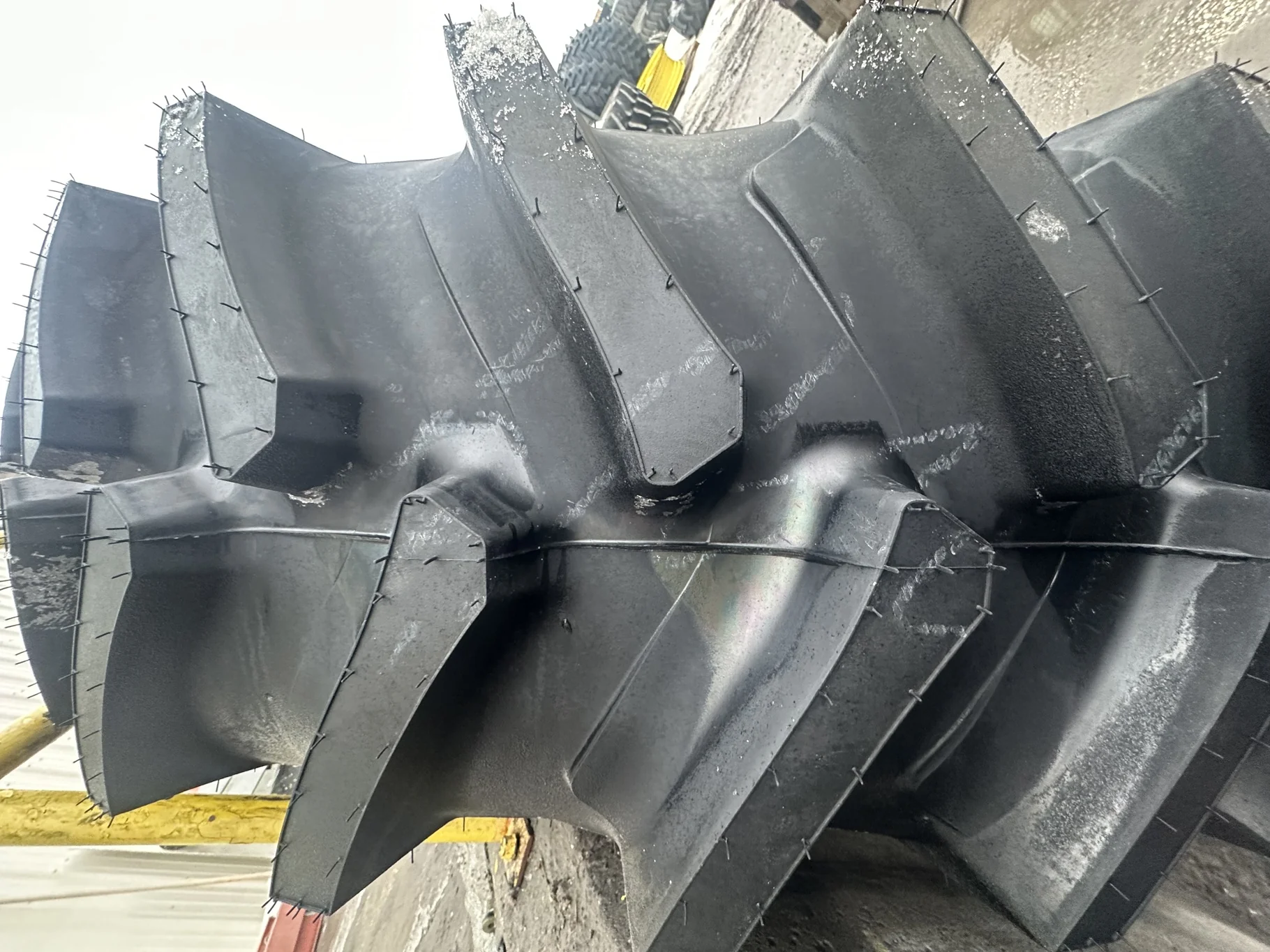 Take-Off VF520/85R42 CFO Firestone Radial Deep Tread 23 R-1W 177B TL on 18 X 42 20-13.189-11.071 CIH image 4