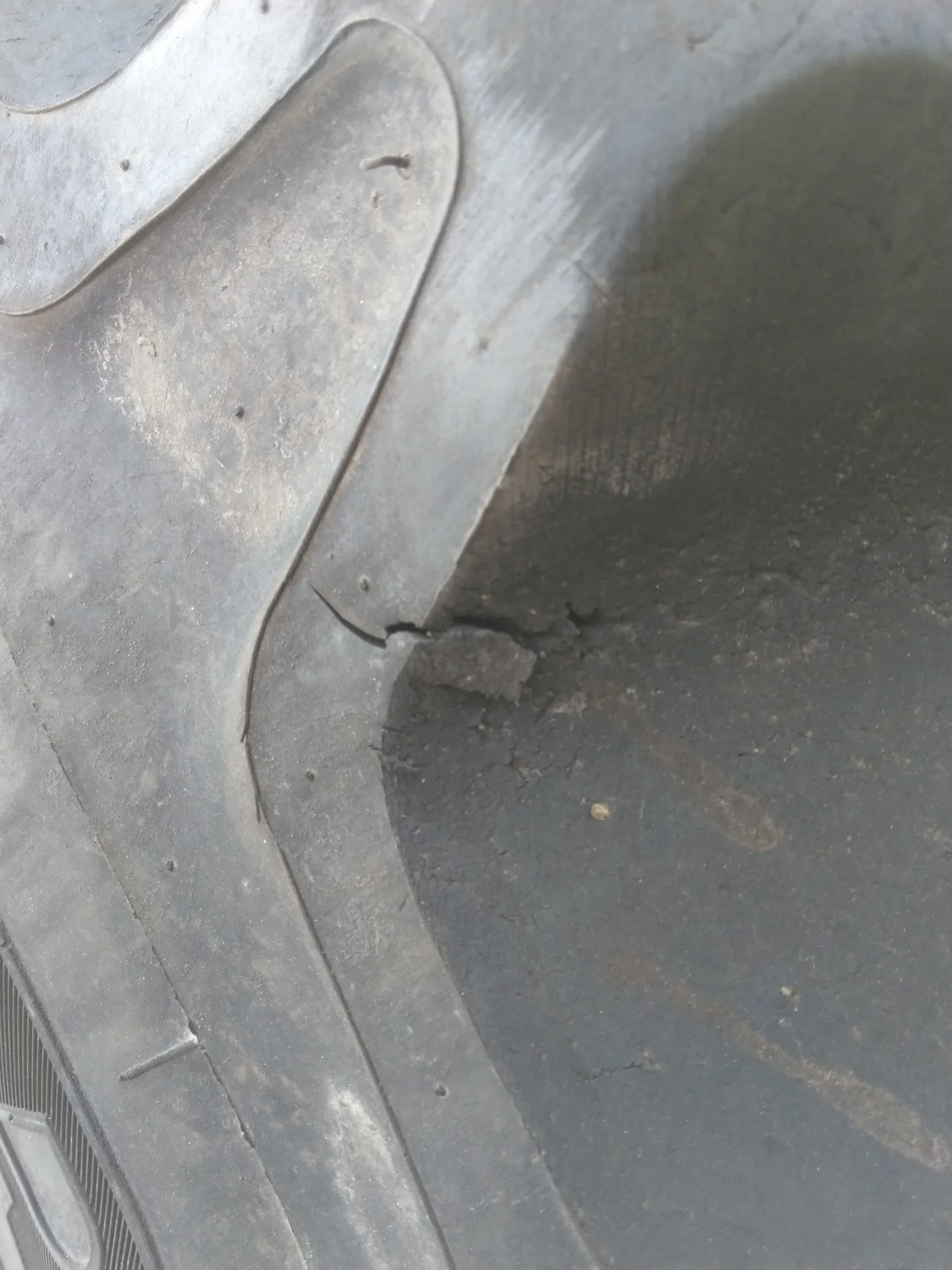 Used LSW710/65R46 188D Goodyear Optitorque TL R-1 85-90% On 25 x 46 10-14.5-12.375 Hagie Wheel image 6