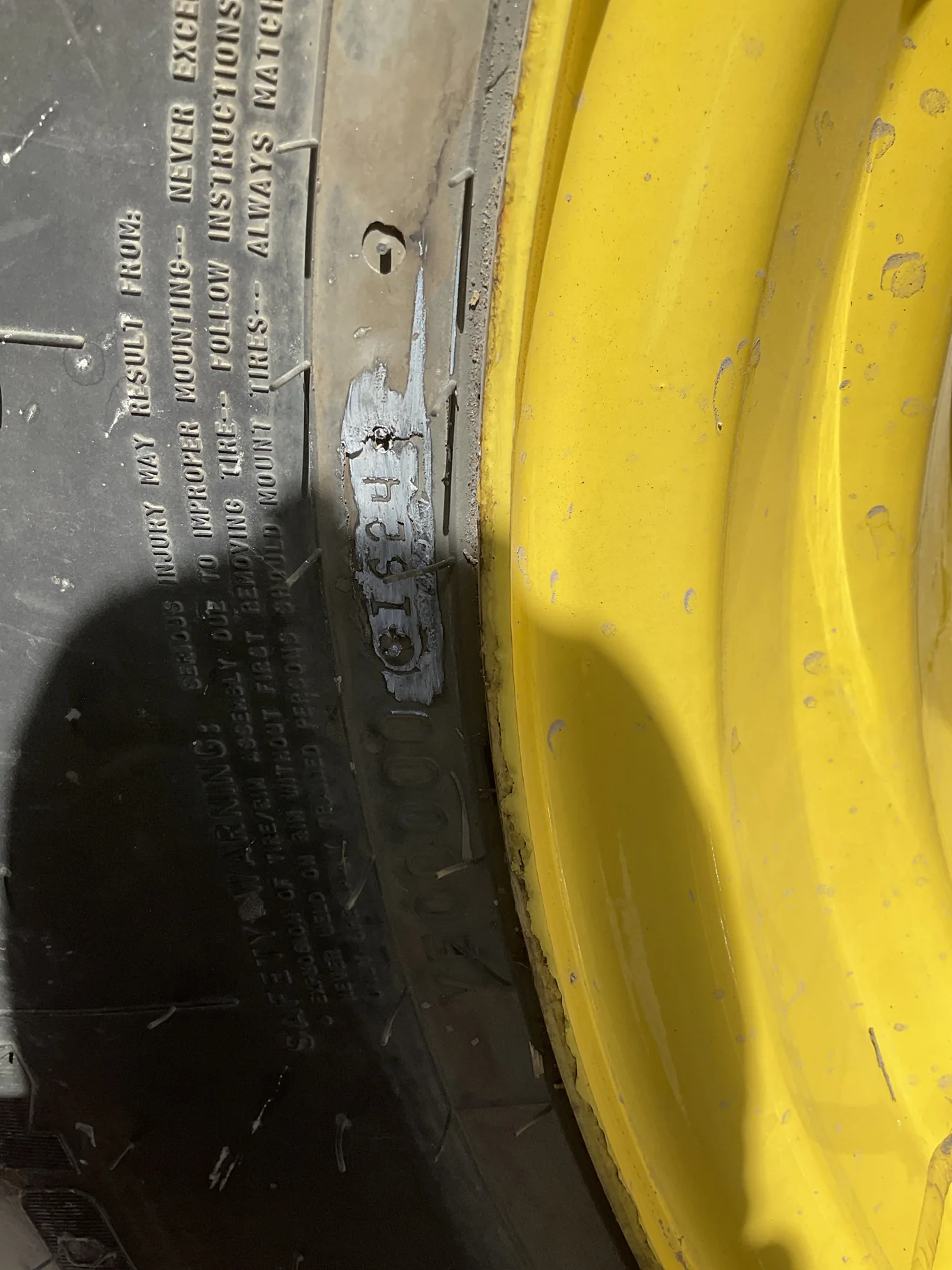 Used 750/65R26 177B Firestone Maxi Traction TL R-1W 80-85% On 25 X 26 8-8-6 Dual Yellow Wheel image 3