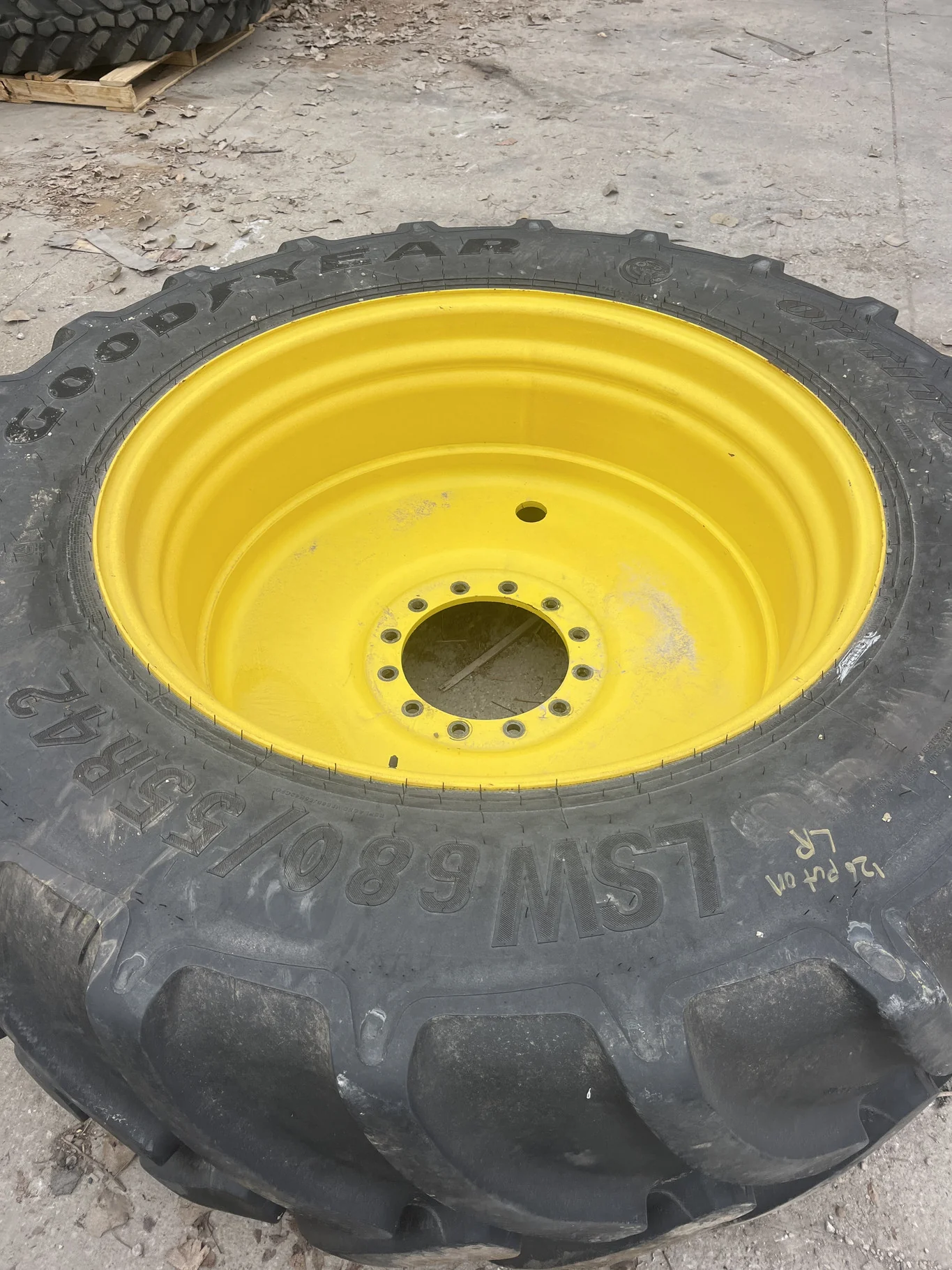 Used LSW680/55R42 171D Goodyear Optitorque TL R-1 85-90% On 23 x 42 12-13.976-11.857-1 Dual image 2