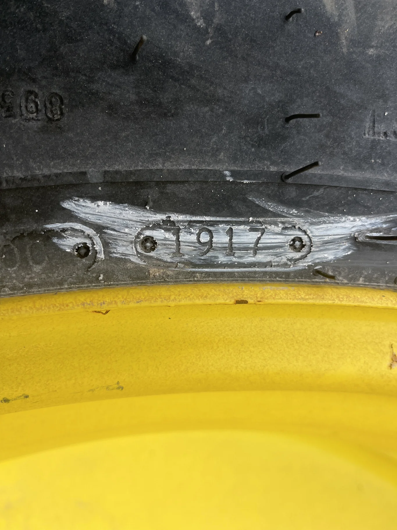 Used LSW680/55R42 171D Goodyear Optitorque TL R-1 85-90% On 23 x 42 12-13.976-11.857-1 Dual image 4