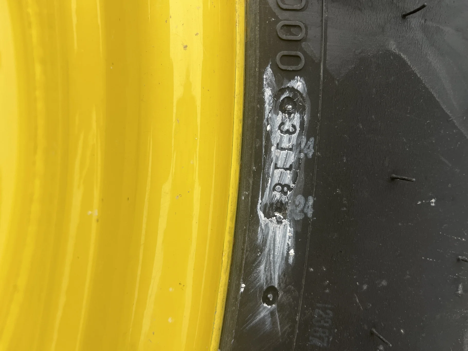 Used VF520/85R46 170B Firestone DT TL R-1W  80-85% On 18 x 46 10-19.19-11.07 0"BS Yellow Dual image 4