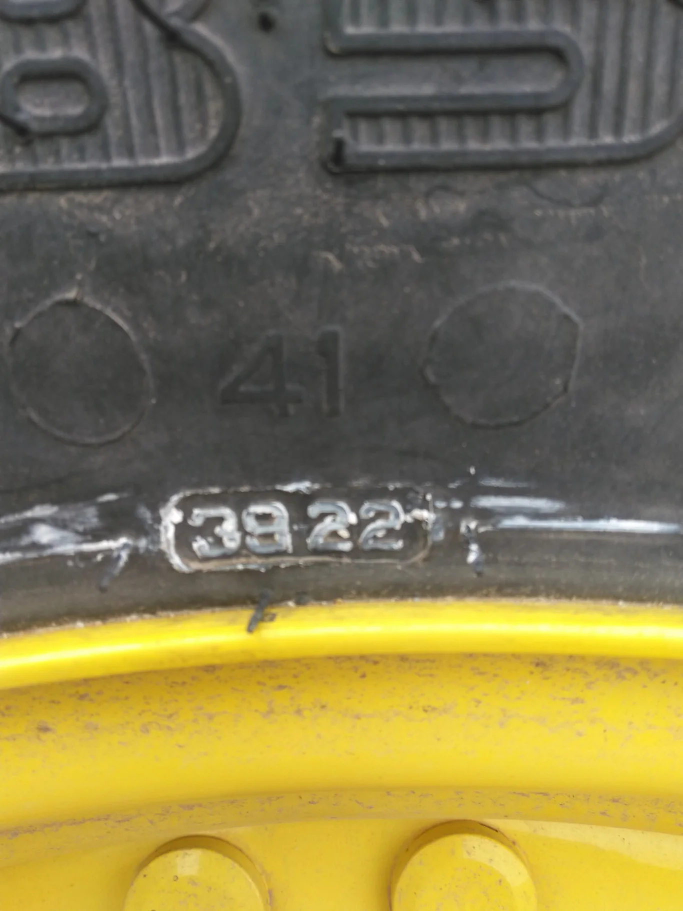Used 320/85R28 121E Firestone Performer 85 Extra TL R-1 75-80%  On 10 x 28 8-10.82-8.78 4/2 Rail image 6