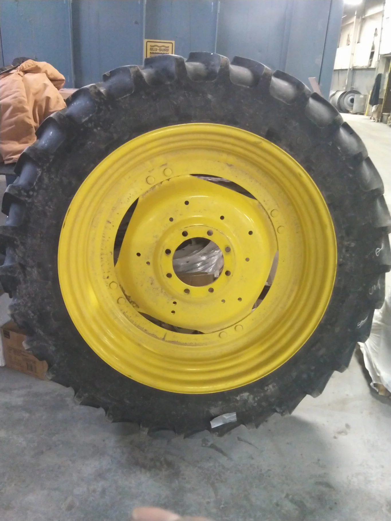 Used 320/90R42 139B Firestone Radial 9000 TL R-1W 75-80% On 10 x 42 8-10.82-8.78 4/2 Rail/Disc image 2