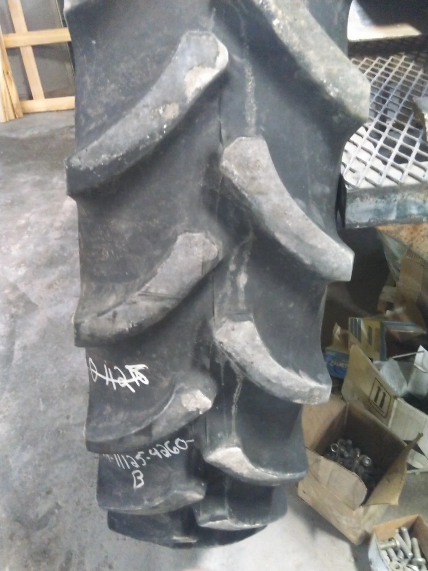 Used 320/90R42 139B Firestone Radial 9000 TL R-1W 75-80% On 10 x 42 8-10.82-8.78 4/2 Rail/Disc image 6