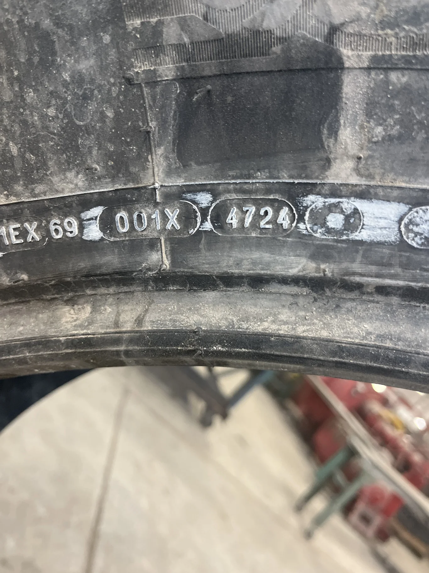 Take-Off 480/70R38 145D Michelin Omnibib TL R-1 95-100% (DOT 4724) image 3