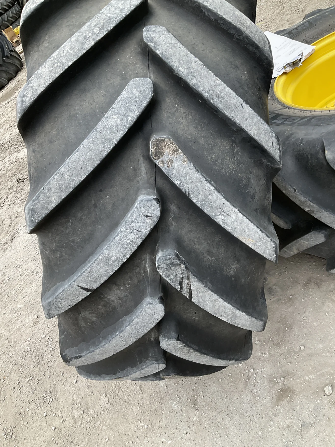 Used 540/65R24 140D Michelin Multibib TL R-1W 90-95% On 16 x 24 8-10.82-8.78 17"BS Moveero Yellow image 2