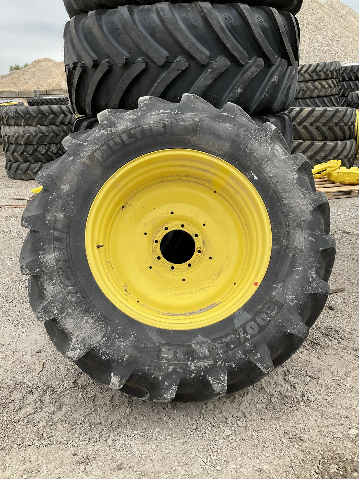 Used 600/65R38 155D Michelin Multibib TL R-1W 95-100W% On 20 x 38 8-10.82-8.78 8"BS Yellow Sprayer