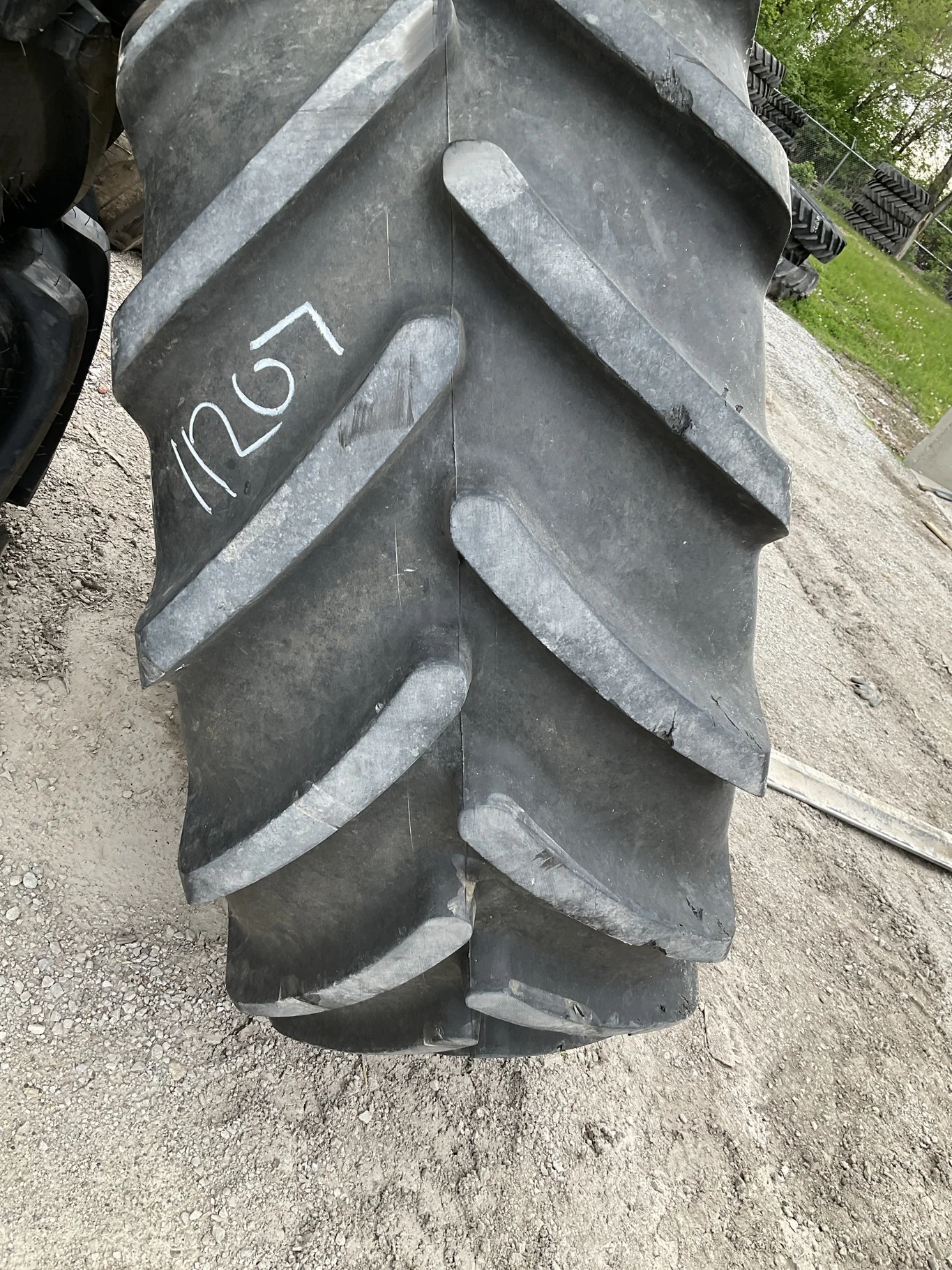 Used 600/65R38 155D Michelin Multibib TL R-1W 95-100W% On 20 x 38 8-10.82-8.78 8"BS Yellow Sprayer image 2