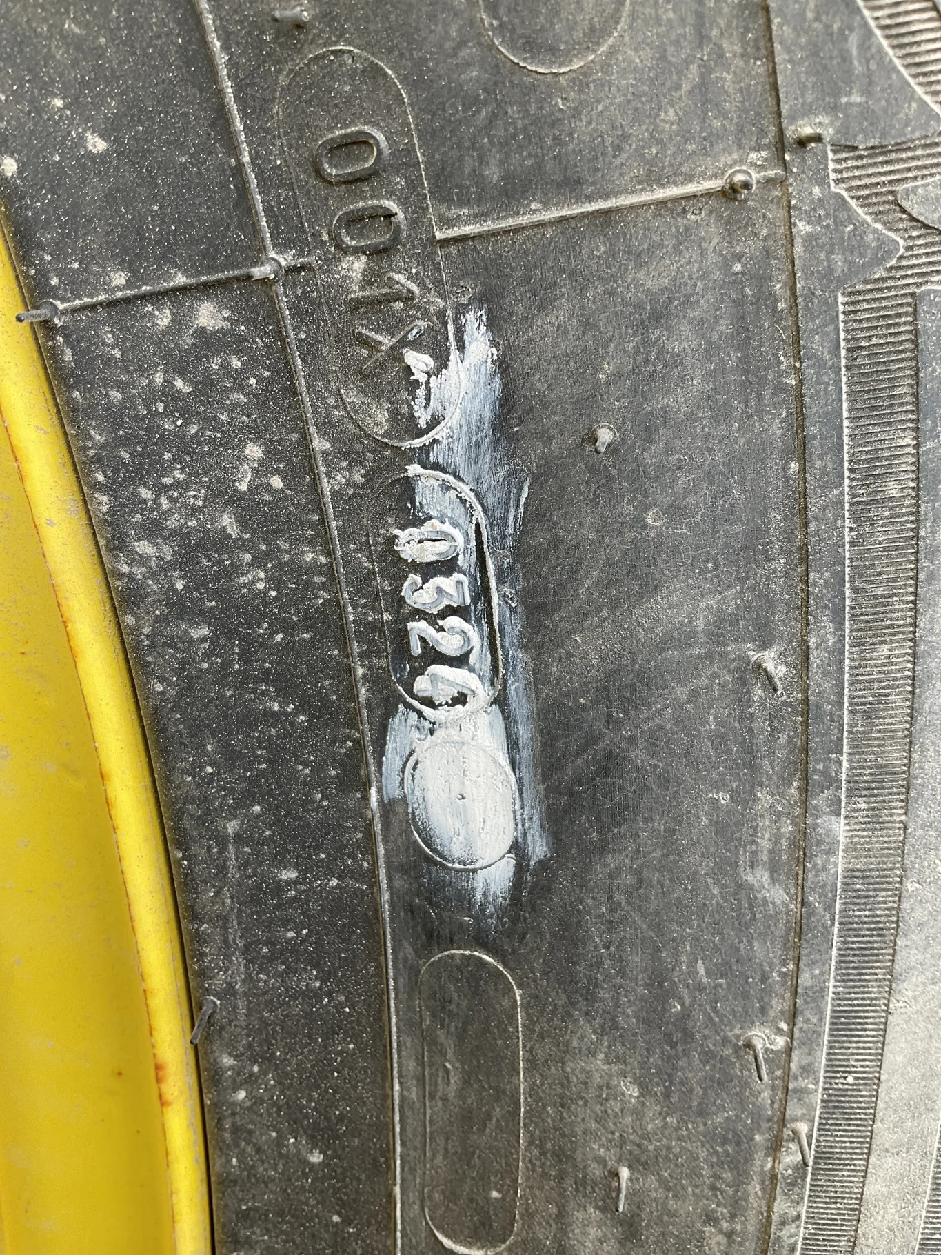 Used 600/65R38 155D Michelin Multibib TL R-1W 95-100W% On 20 x 38 8-10.82-8.78 8"BS Yellow Sprayer image 6