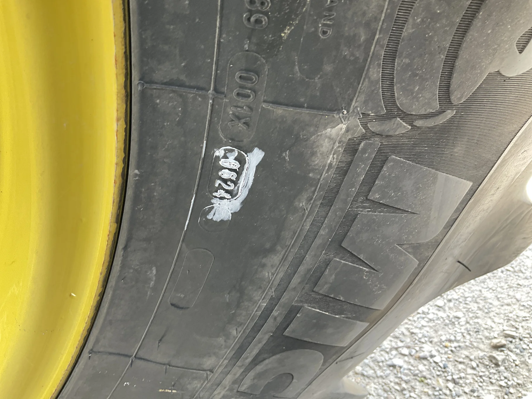 Used 600/65R38 153D Michelin Agribib TL R-1W 90-95% On 20 x 38 8-10.82-8.78 8"BS Yellow Wheel image 4