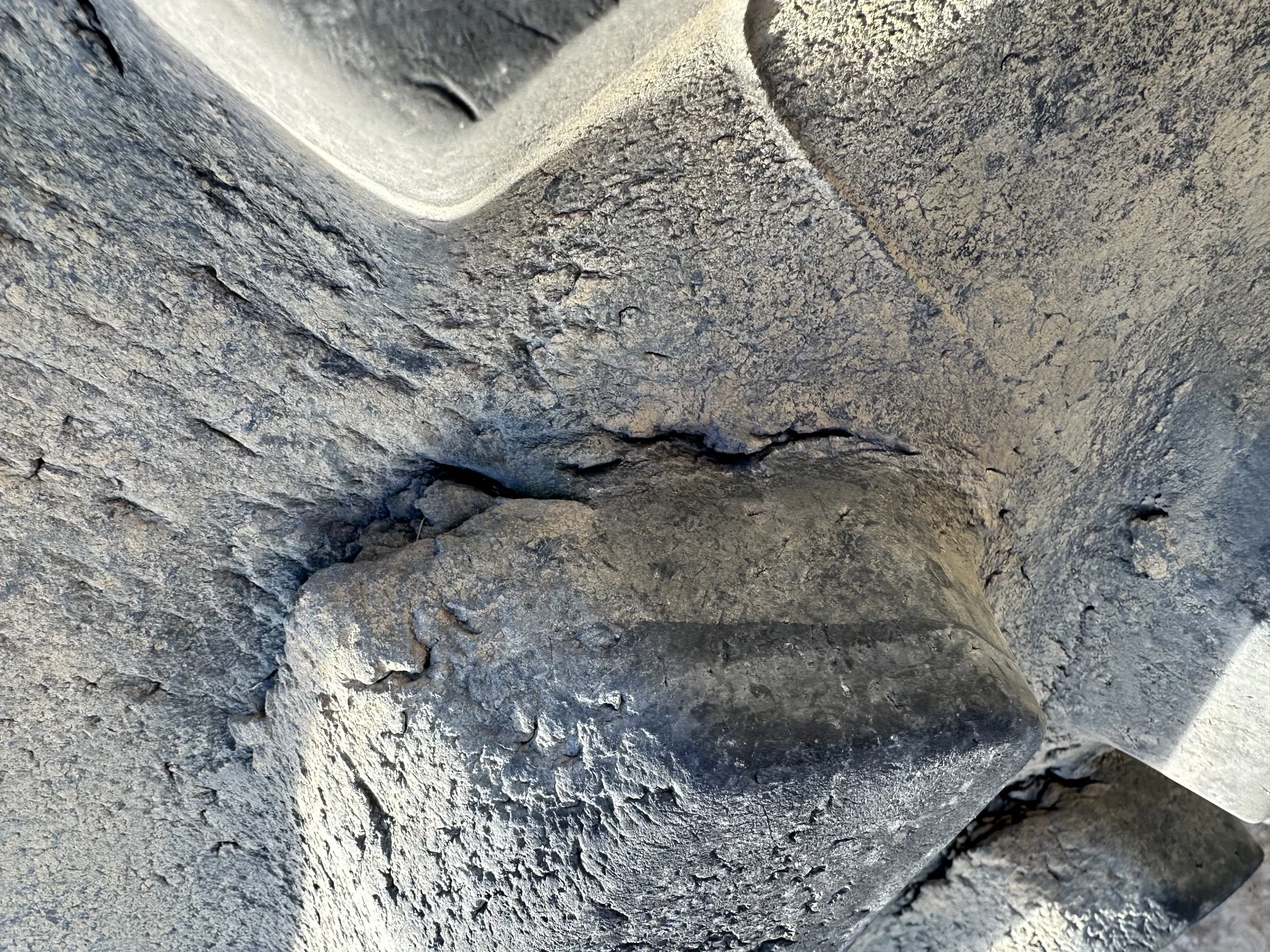 Used IF1250/50R32 CFO Firestone Radial Deep Tread 23 R-1W (201B) TL 90% on a 44 x 32 JD Yello image 7