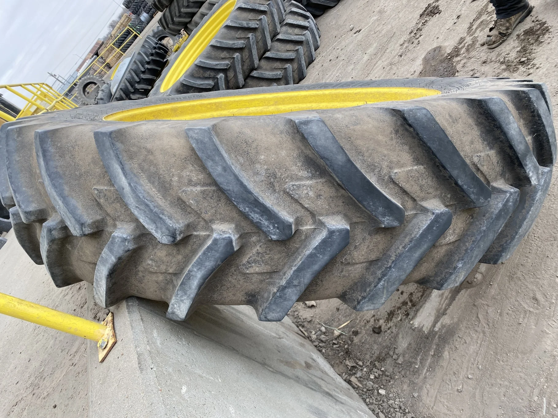 Used 480/80R50 (18.4R50) 159A8/159B Michelin AgriBib II R-1W TL 85% On 15 x 50 10 Bolt Yellow Wheel image 2