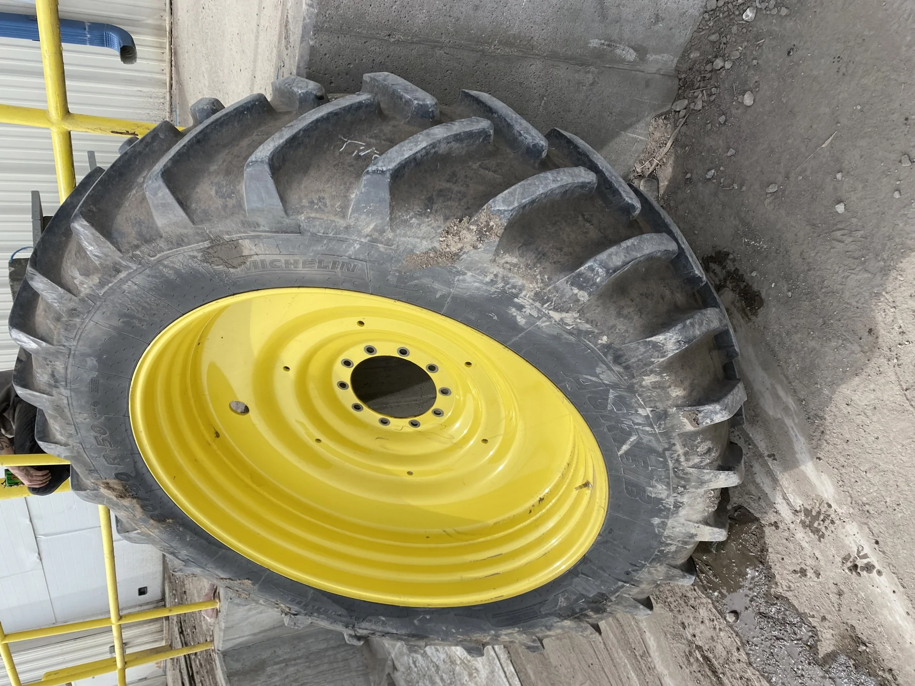 Used 480/80R50 (18.4R50) 159A8/159B Michelin AgriBib II R-1W TL 85% On 15 x 50 10 Bolt Yellow Wheel image 4