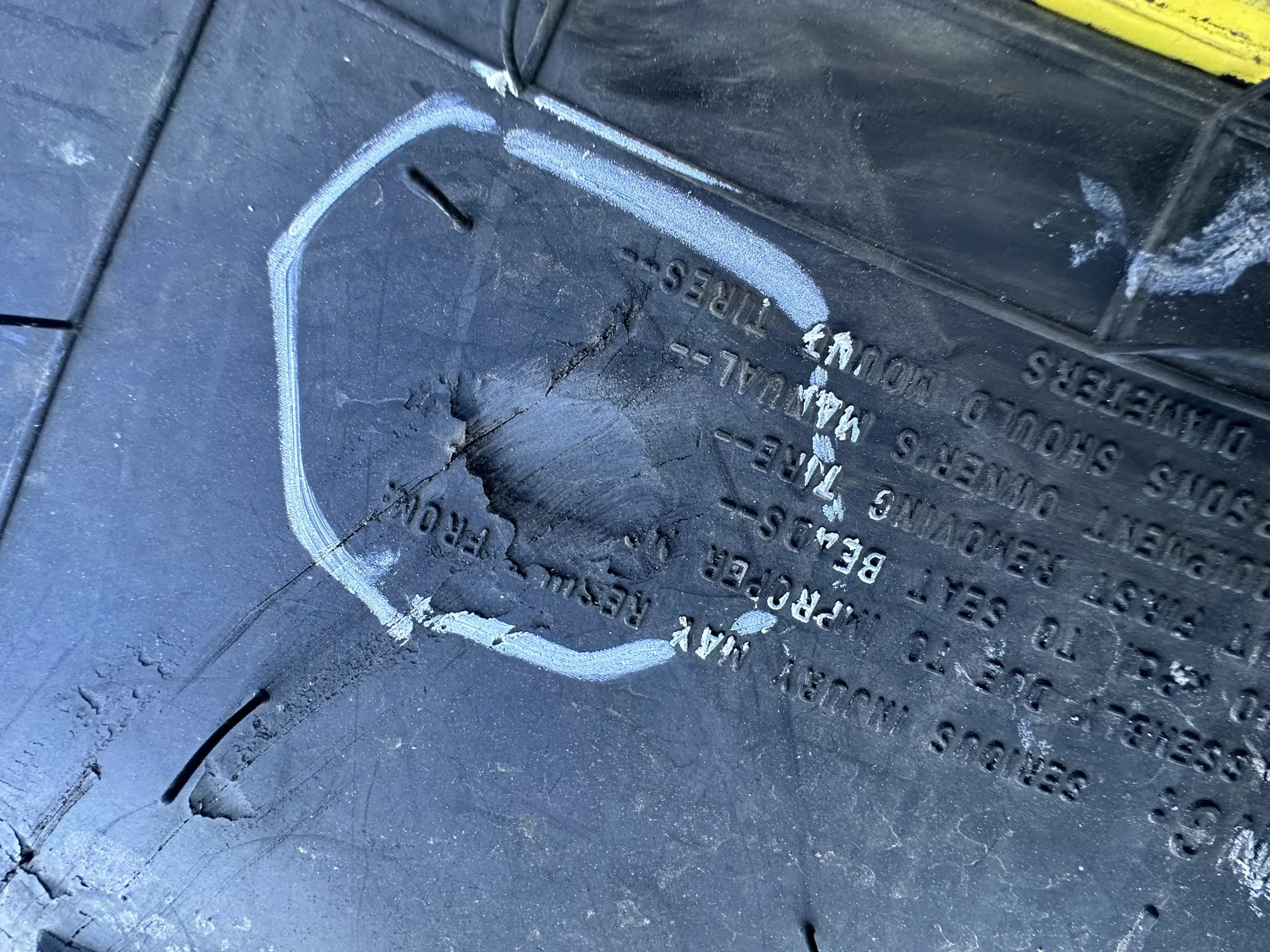 Used VF580/85R42 CFO Firestone Radial Deep Tread 23 R-1W 178B TL 95% on a 18 X 42  XE Series JD 20 image 4