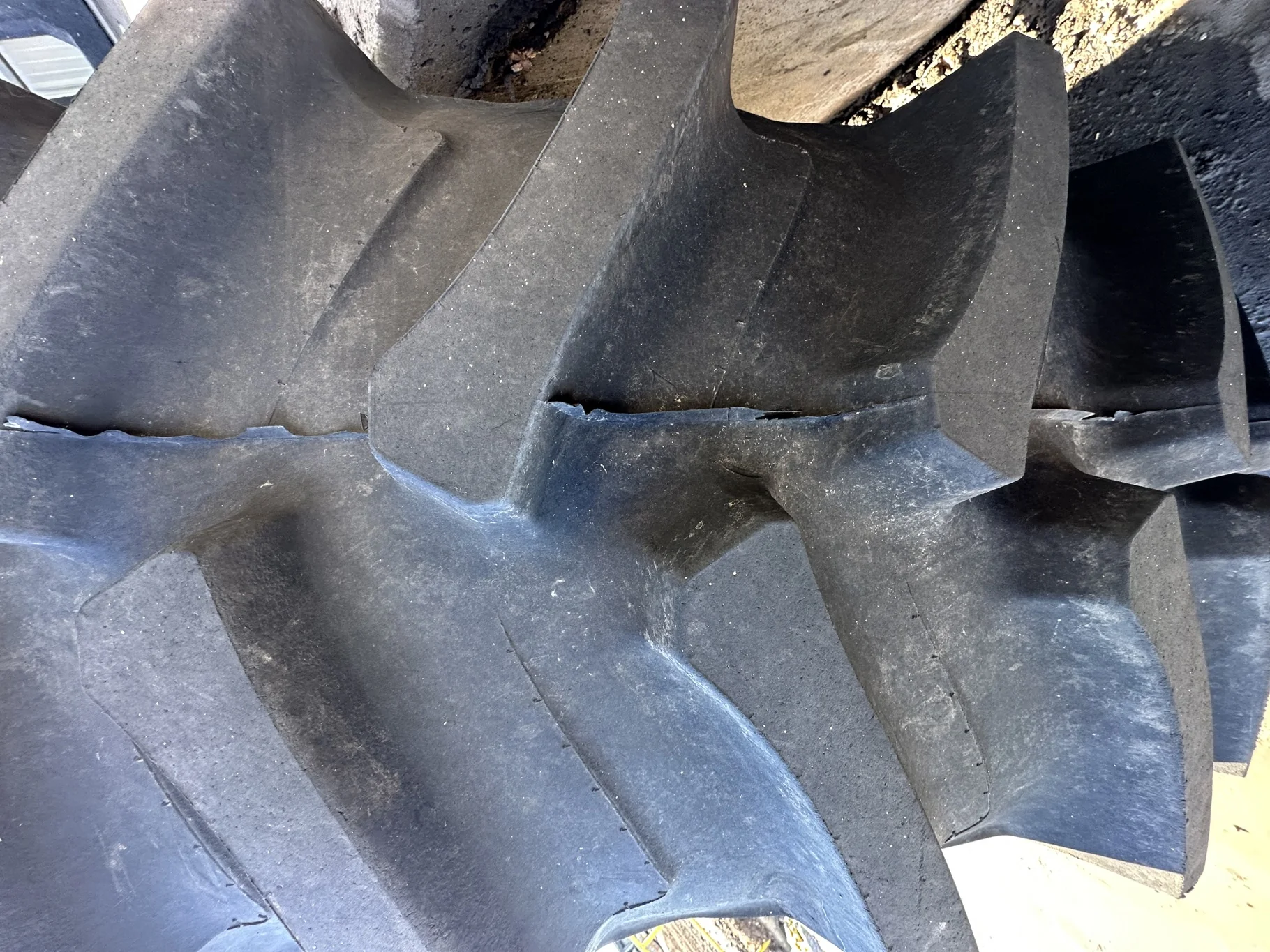 Used VF580/85R42 CFO Firestone Radial Deep Tread 23 R-1W 178B TL 95% on a 18 X 42 XE Series  JD image 6