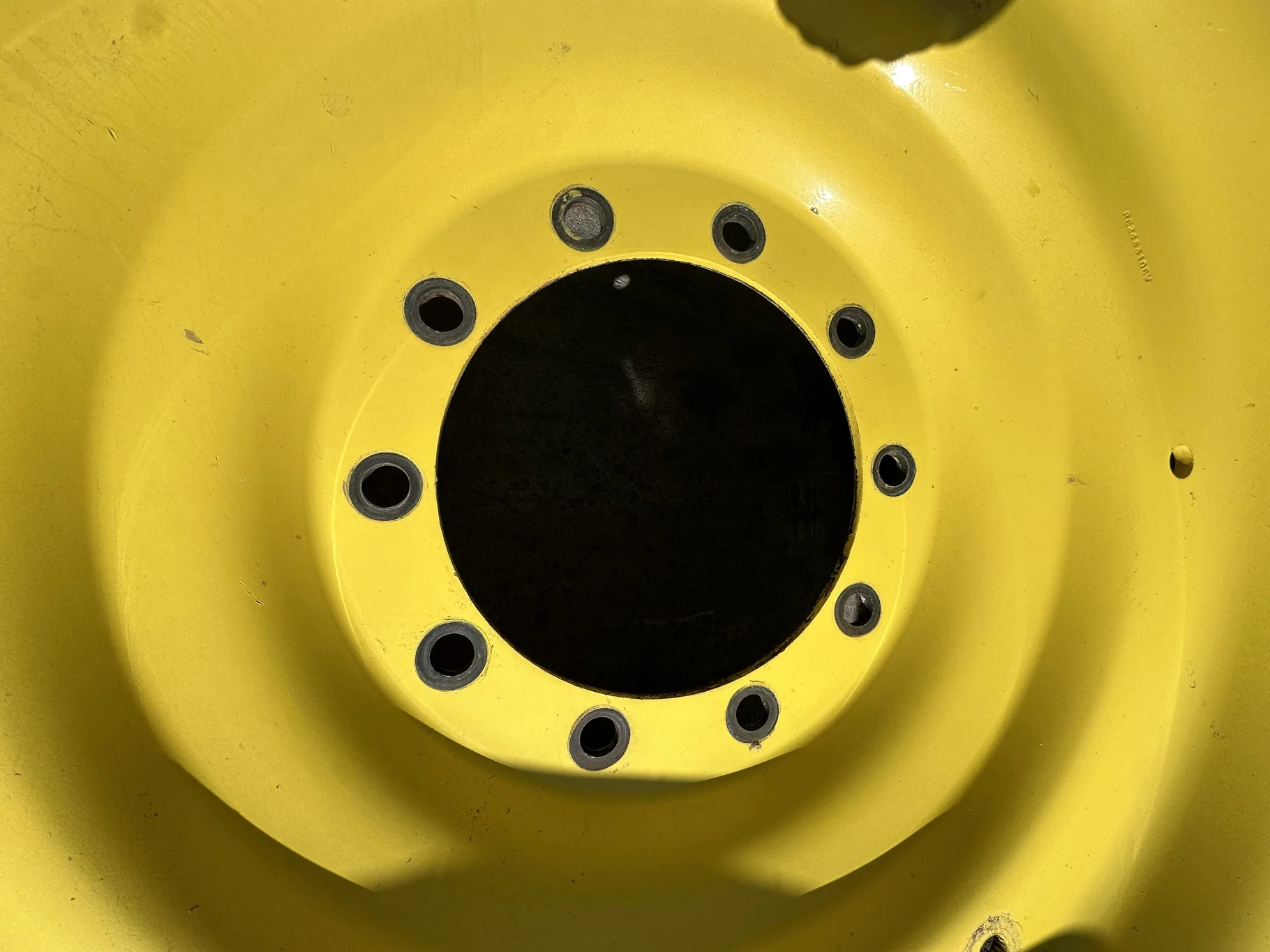 Used VF480/80R50 179D Michelin SprayBib R-1W TL 85% On 15 x 50 JD Yellow 10 Bolt .906 Dual Wheel image 2