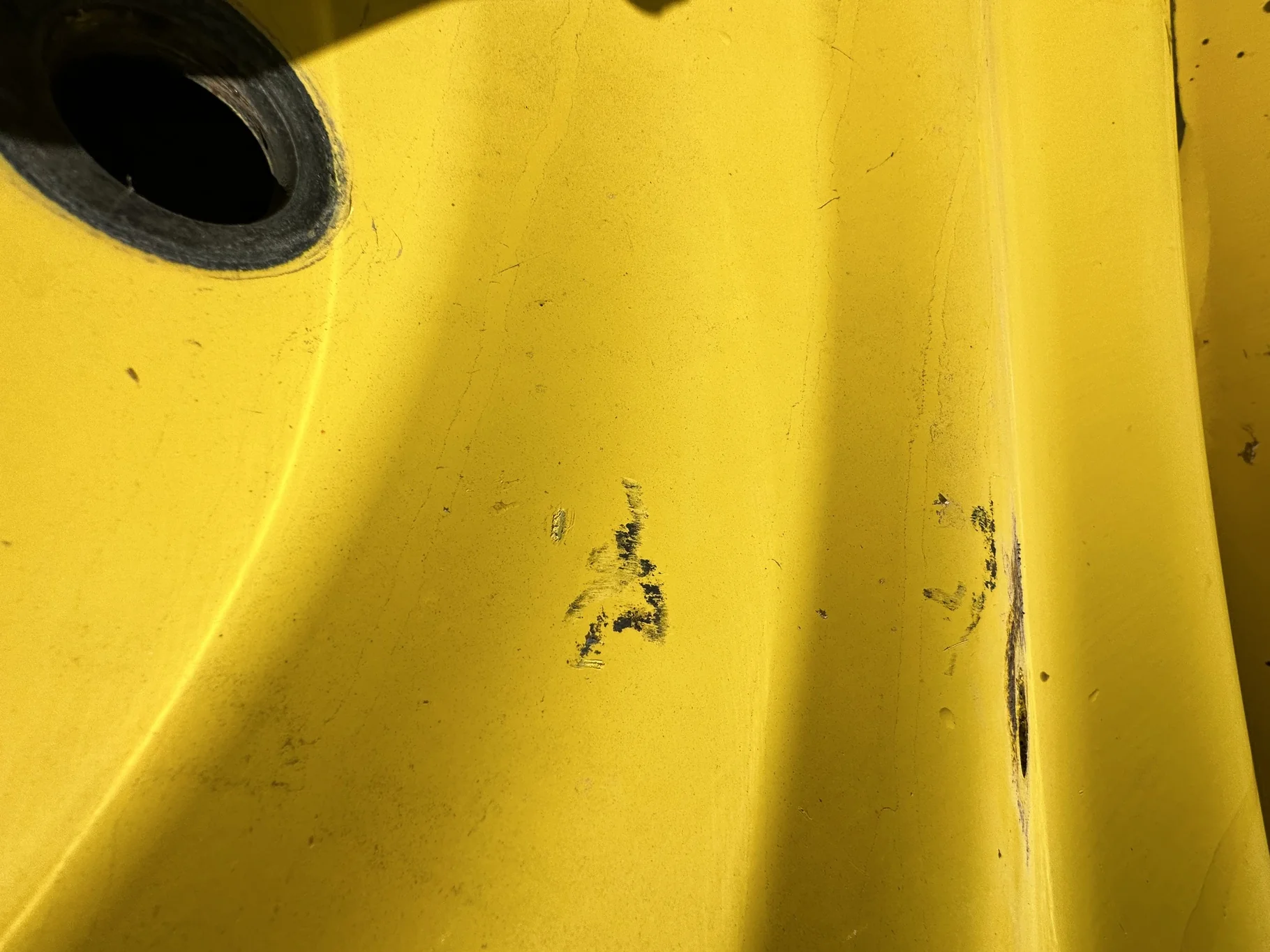 Used VF480/80R50 179D Michelin SprayBib R-1W TL 85% On 15 x 50 JD Yellow 10 Bolt .906 Dual Wheel image 9