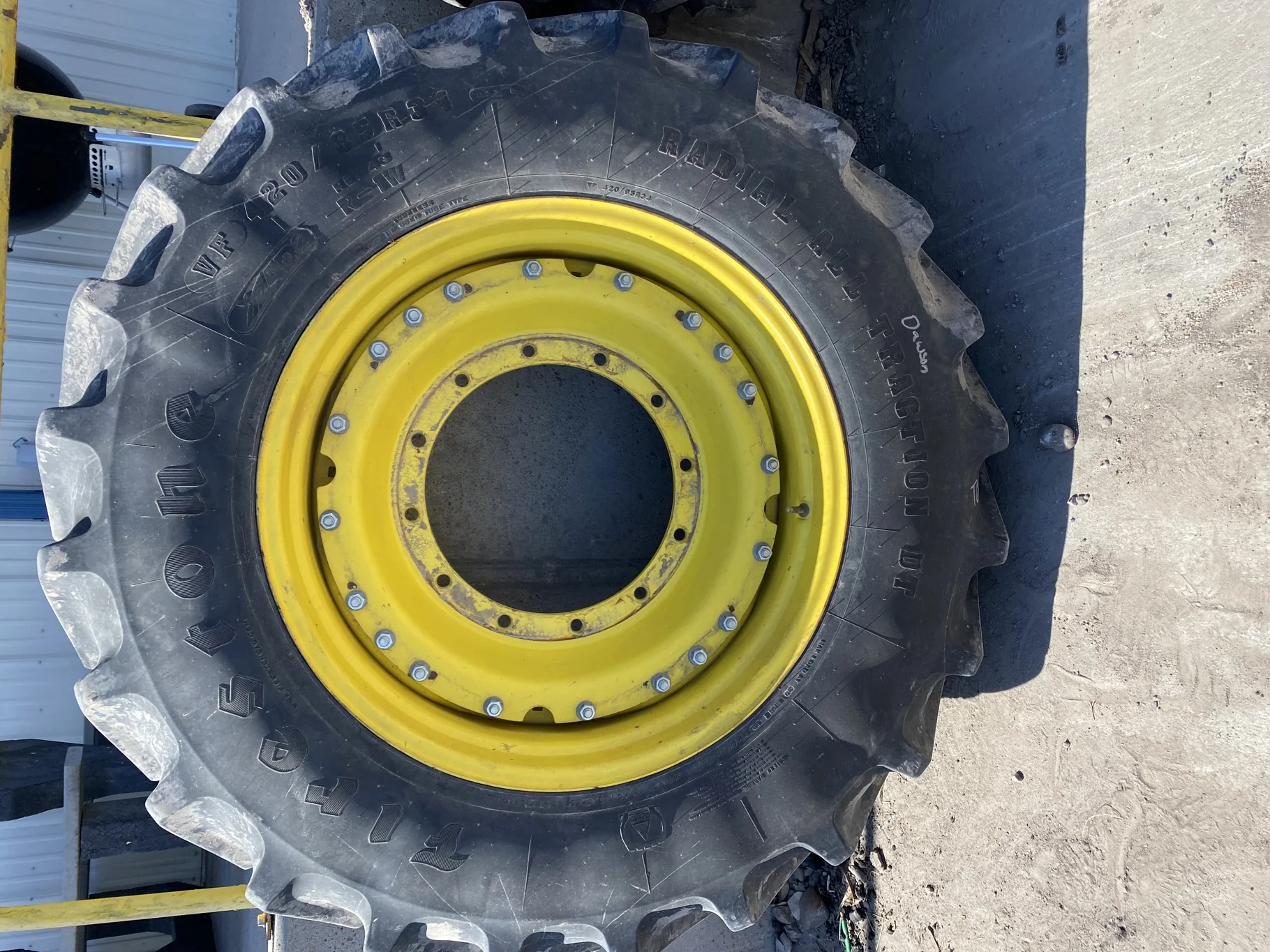 Used VF420/85R34 Firestone RAT DT R-1W 157B TL 90% on 15 X 34 JD Y Waffle 12-19.625