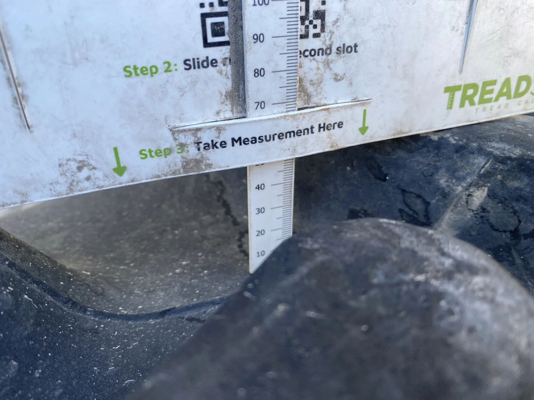 Used VF420/85R34 Firestone Radial All Traction DT (157B) 85% on 15 x 34 12 bolt wheel with 12 bolt image 4