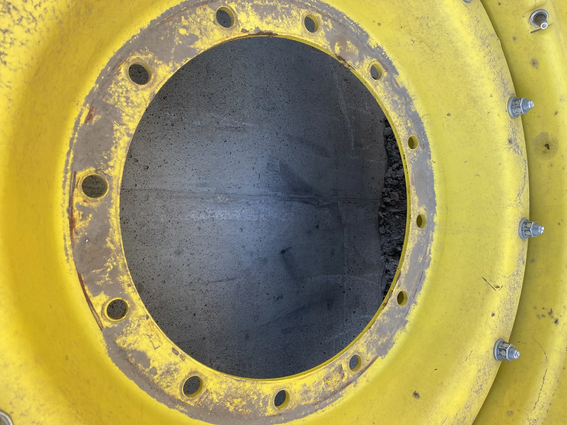 Used VF420/85R34 Firestone Radial All Traction DT (157B) 85% on 15 x 34 12 bolt wheel with 12 bolt image 6