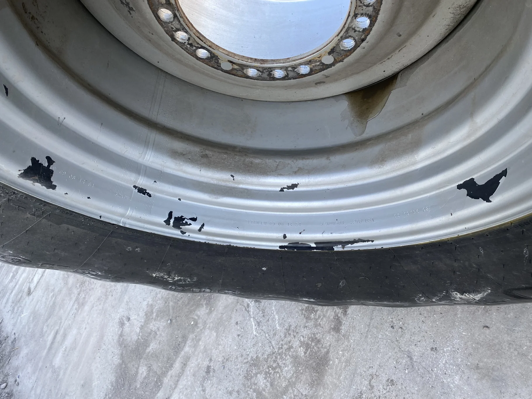 Used 900/75R32 184B Firestone RAD DT R1W TL 80% On 30 X 32 15-13.181.3125" Offset Silver Wheel image 7