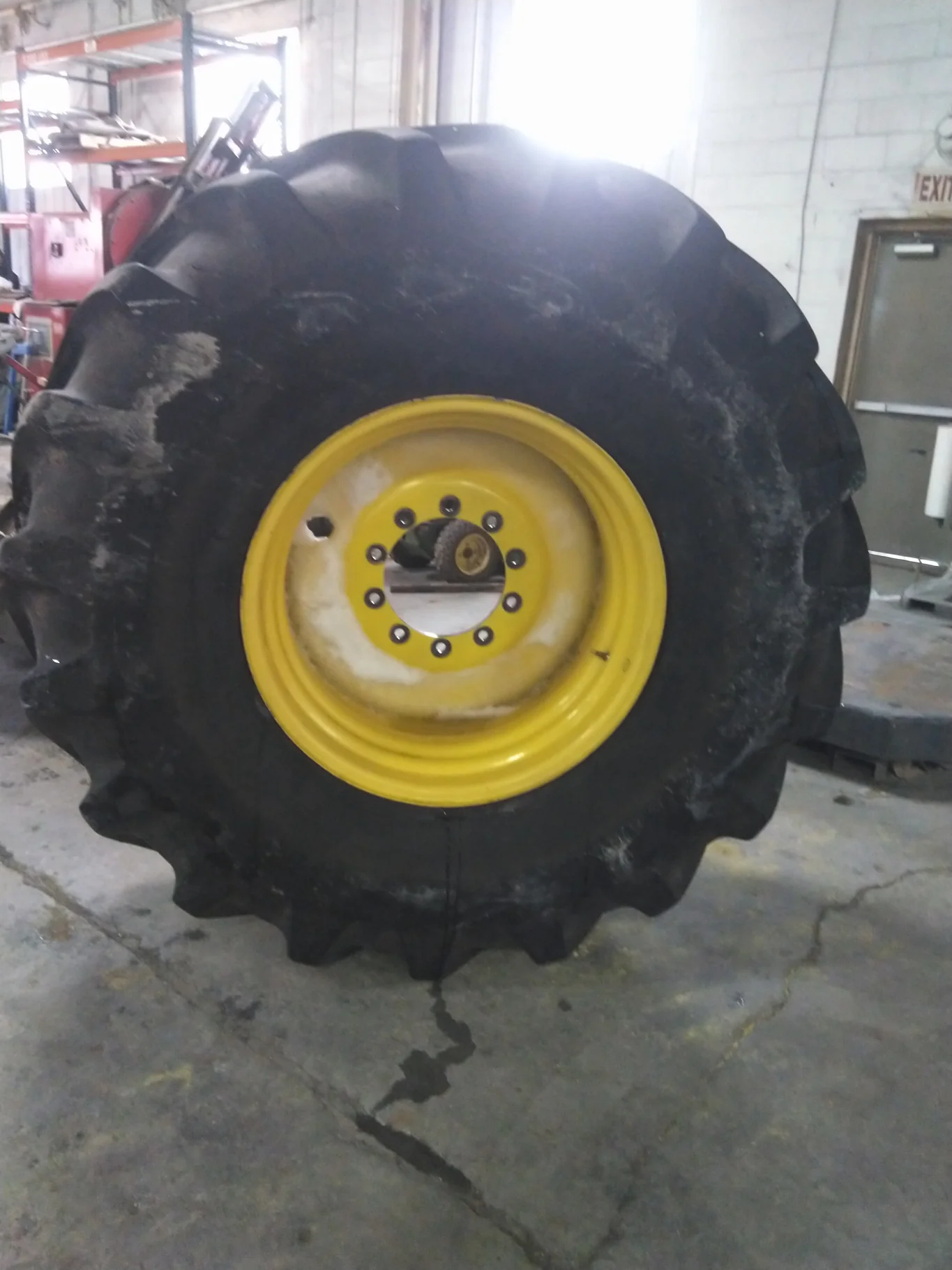 Used 800/65R32 172A8 Firestone RAT DT TL R-1W 70-75% On 27 x 32 10-13.19-11.07 Combine Wheels