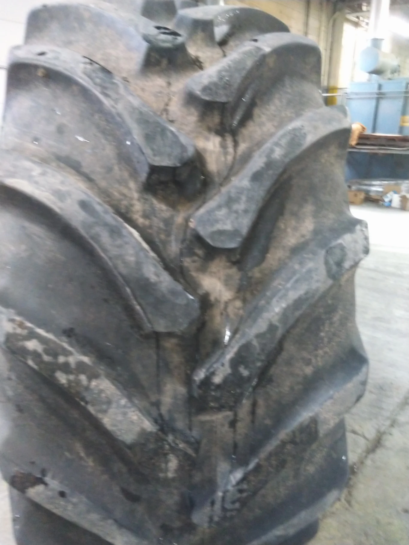 Used 800/65R32 172A8 Firestone RAT DT TL R-1W 70-75% On 27 x 32 10-13.19-11.07 Combine Wheels image 3