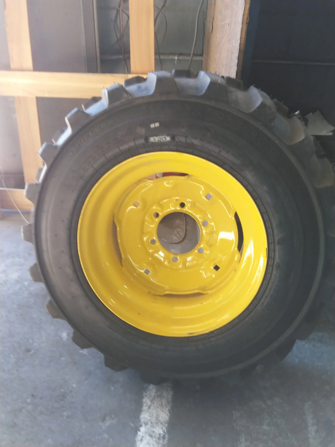 Take-Off 260/70-16 124E Galazy XD2010 TL R-4 95-100% On 8.25 x 16.5 6-9.50 Implement Wheel image 5