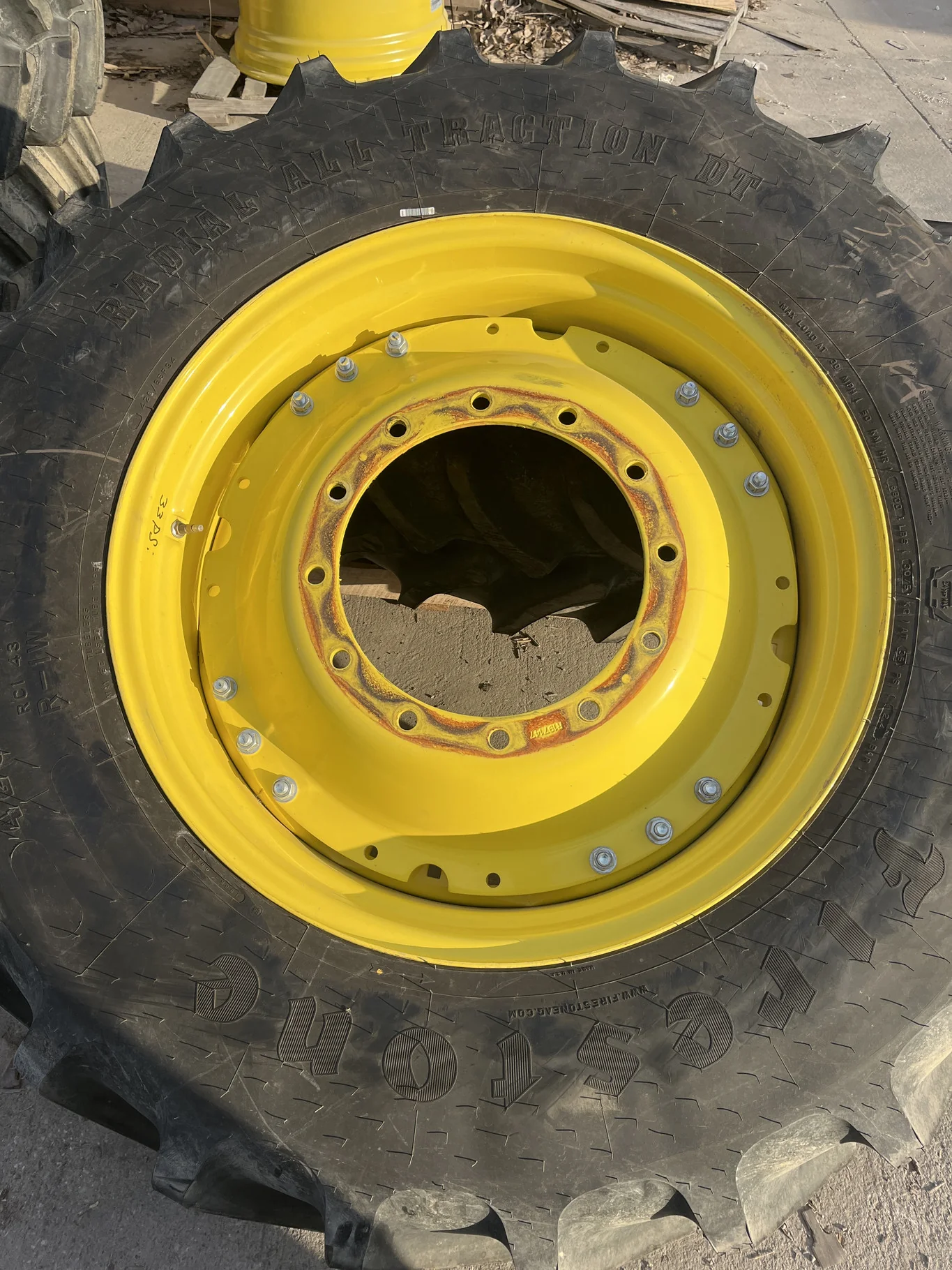 Take-Off 420/85R34 147B Firestone Radial ATDT TL R-1W 95-100% On 12-16.732-14.620 Titan Yellow image 2