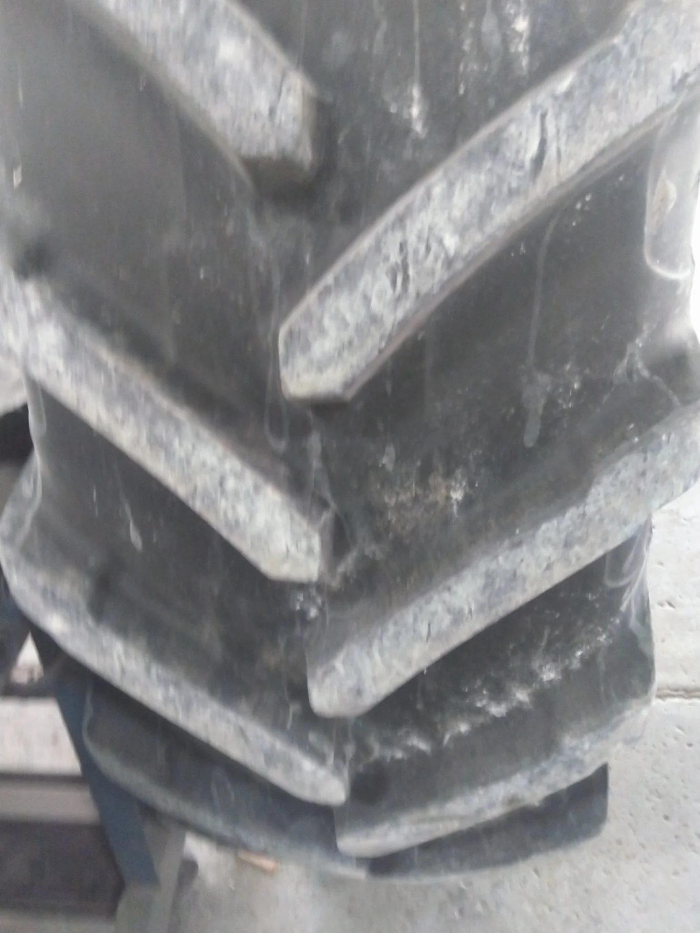 Used 480/80R46 158B Michelin Agribib 2 TL R-1W 70-75% On 16 x 46 10-11.25-8.82 Dual image 5