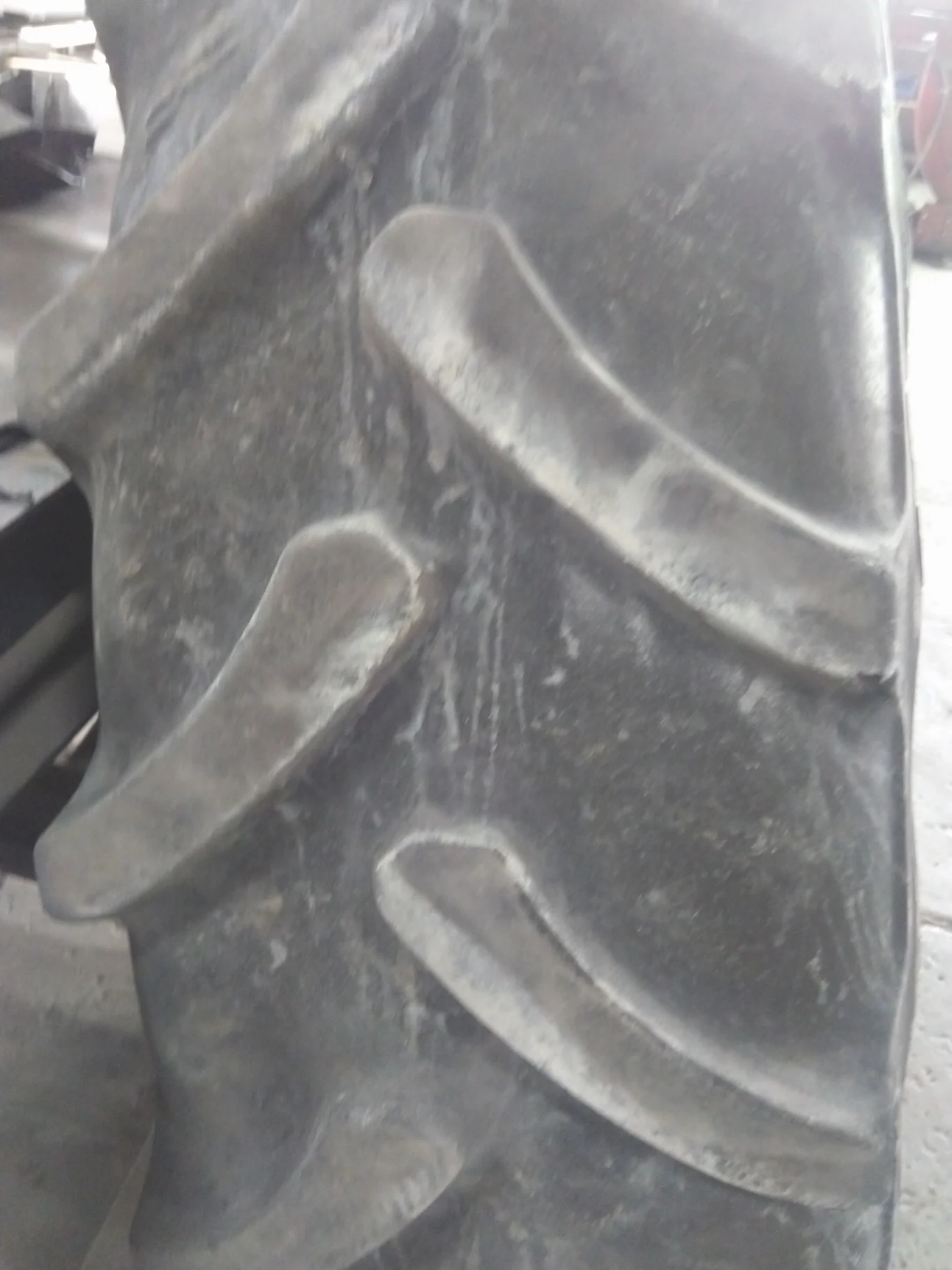 Used 380/85R34 137B Alliance Farm Pro 2 TL R-1W  65-70% On 13 x 34  10-11.25-8.82 8 Clamp Wheel/Disc image 5