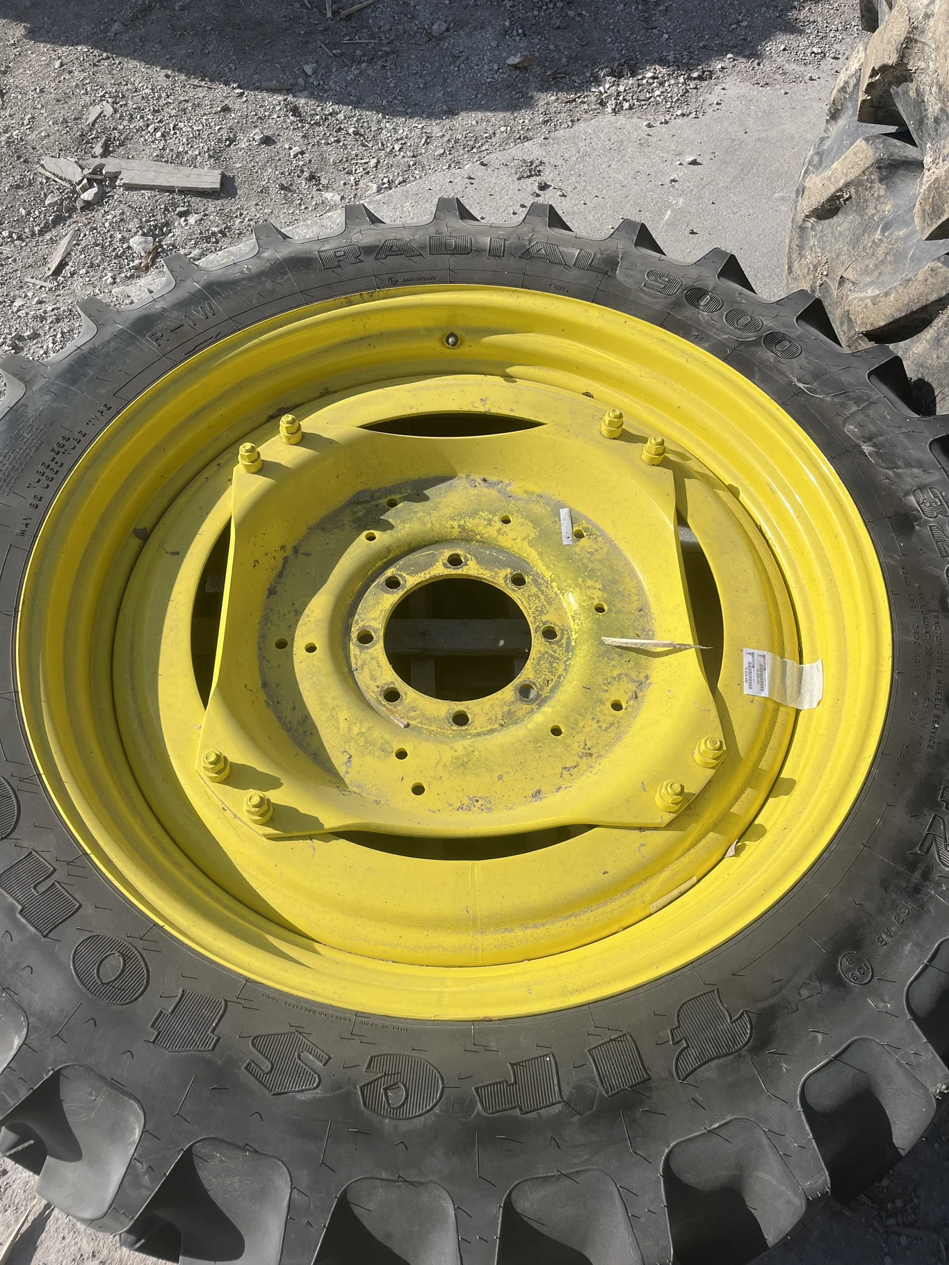 Take-Off 320/90R42 139B Firestone Radial 9000 TL R-1W  95-100% On 10 x 42 8-10.82-8.78 Yellow 4/2 image 2