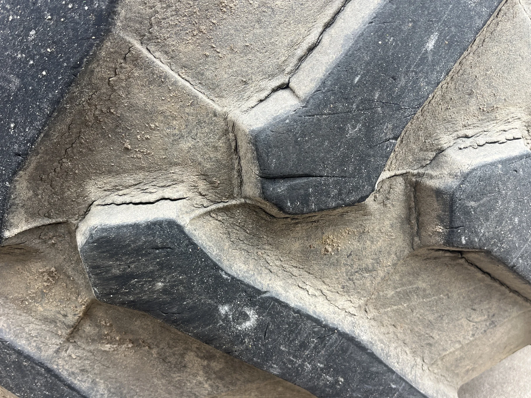 Used 650/60R34 156E Trelleborg TM900 TL R-1 50-55% On 20 x 34 12-19.685-17.651 Titan Yellow Waffle image 5