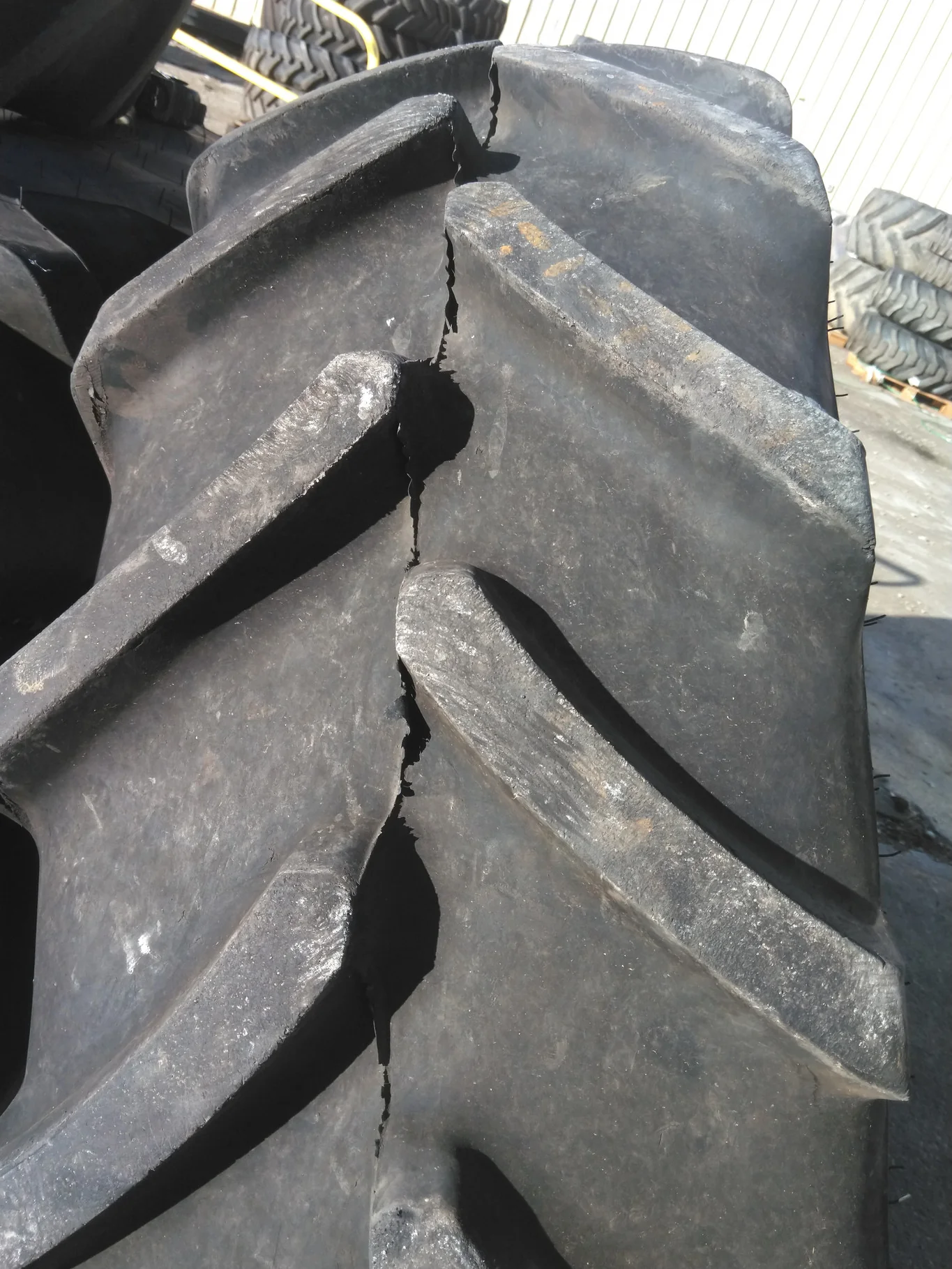 Used 380/85R30 132E Firestone Performer 85 Extra TL R-1 85-90% On 12 x 30 8-8-6 4/2 Rail/Disc image 3