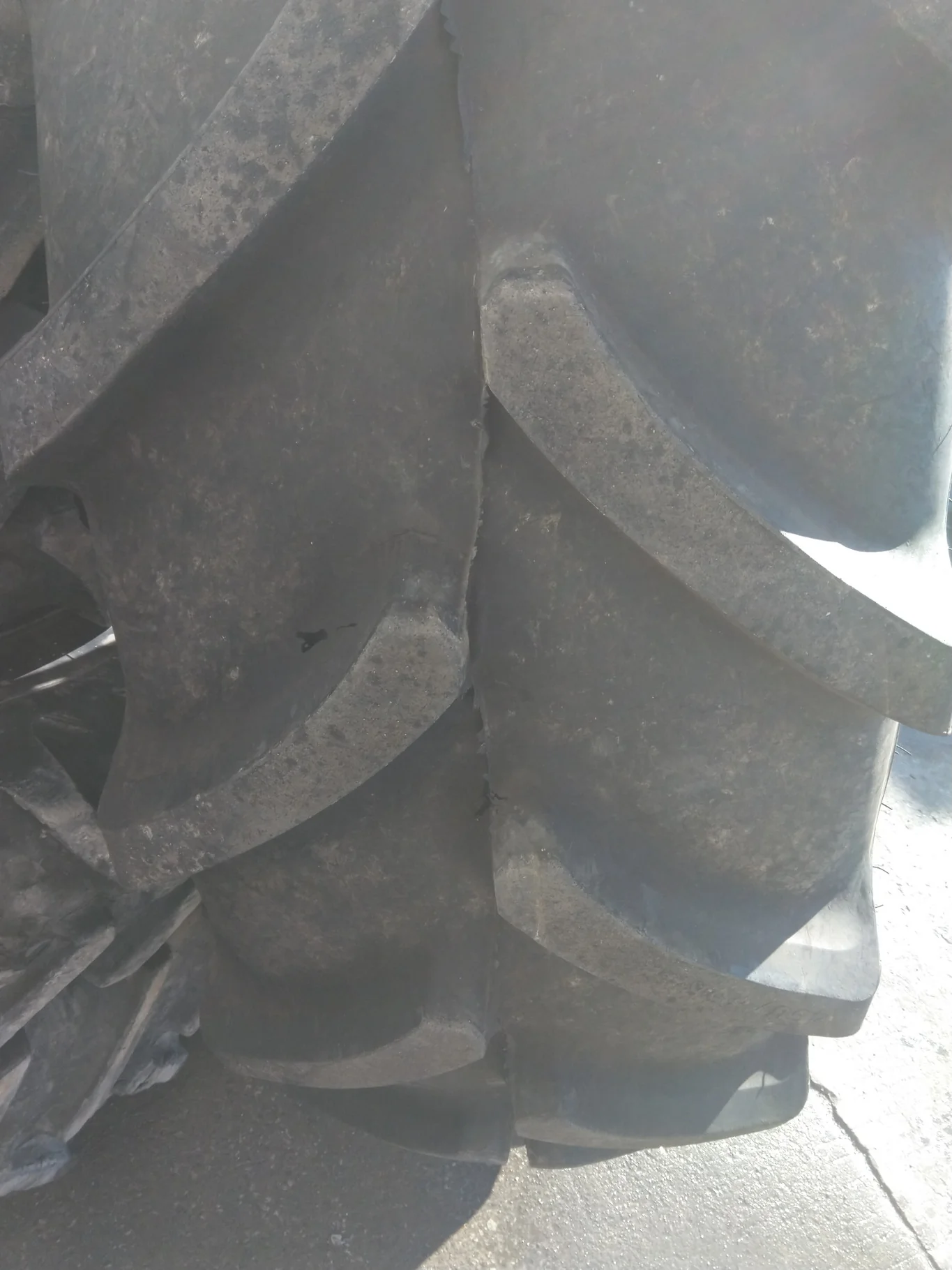 Used 460/85R42 147E Firestone Performer 80 Extra  TL R-1 90-95%  On 16 x 42 8-10.82-8.78 4/2 Rail image 3
