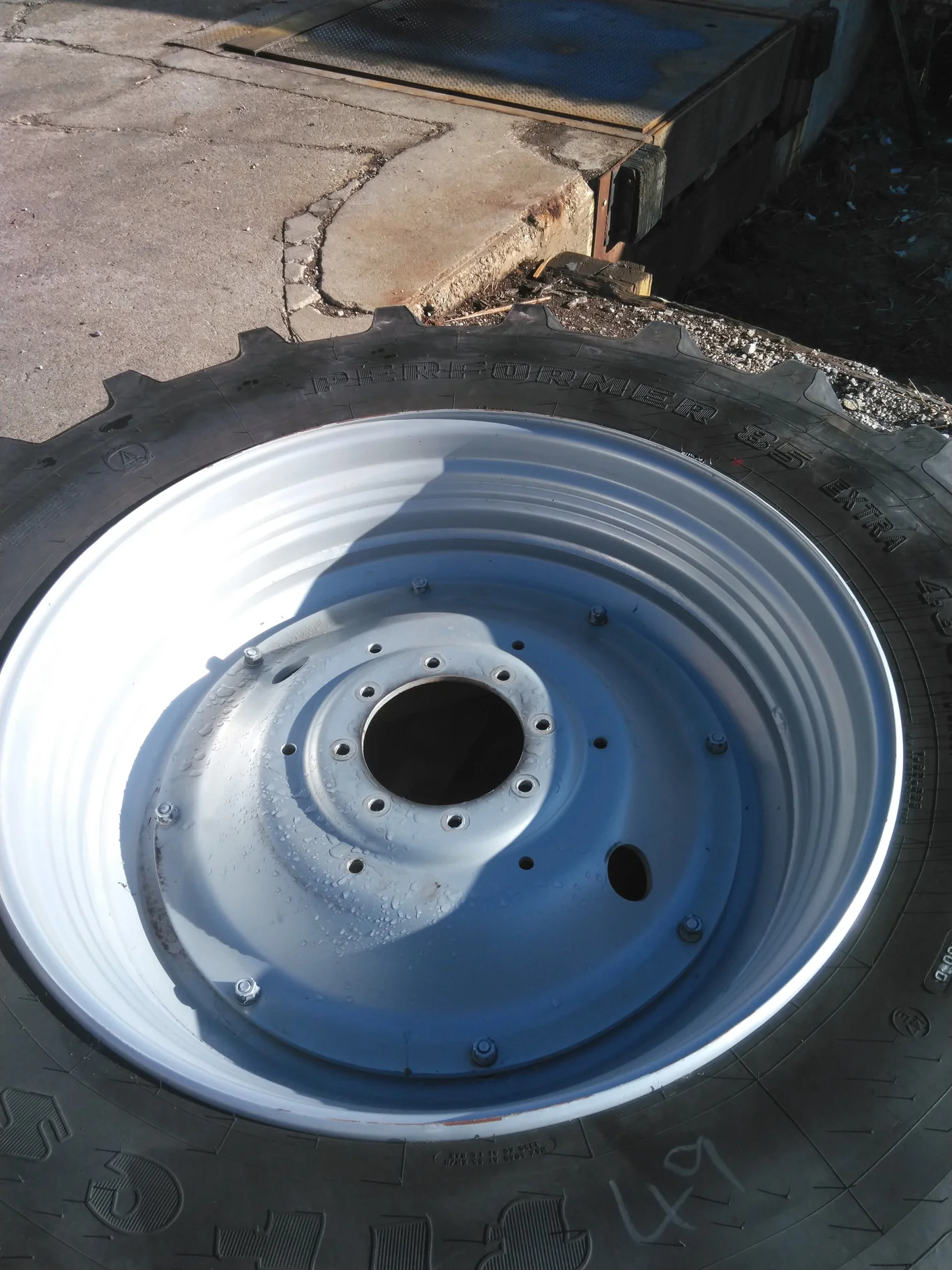 Used 460/85R42 147E Firestone Performer 80 Extra  TL R-1 90-95%  On 16 x 42 8-10.82-8.78 4/2 Rail image 6