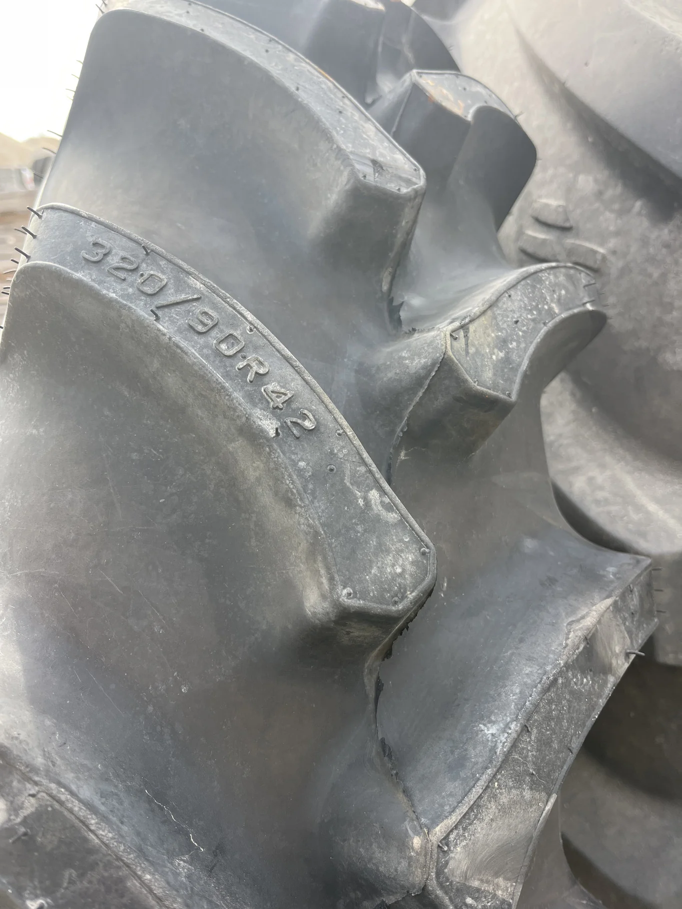 Take-Off 320/90R42 139A8 Firestone Radial 9000 TL R-1W 95-100% On 10 x 42 8-10.82-8.78 Yellow Wheel image 3
