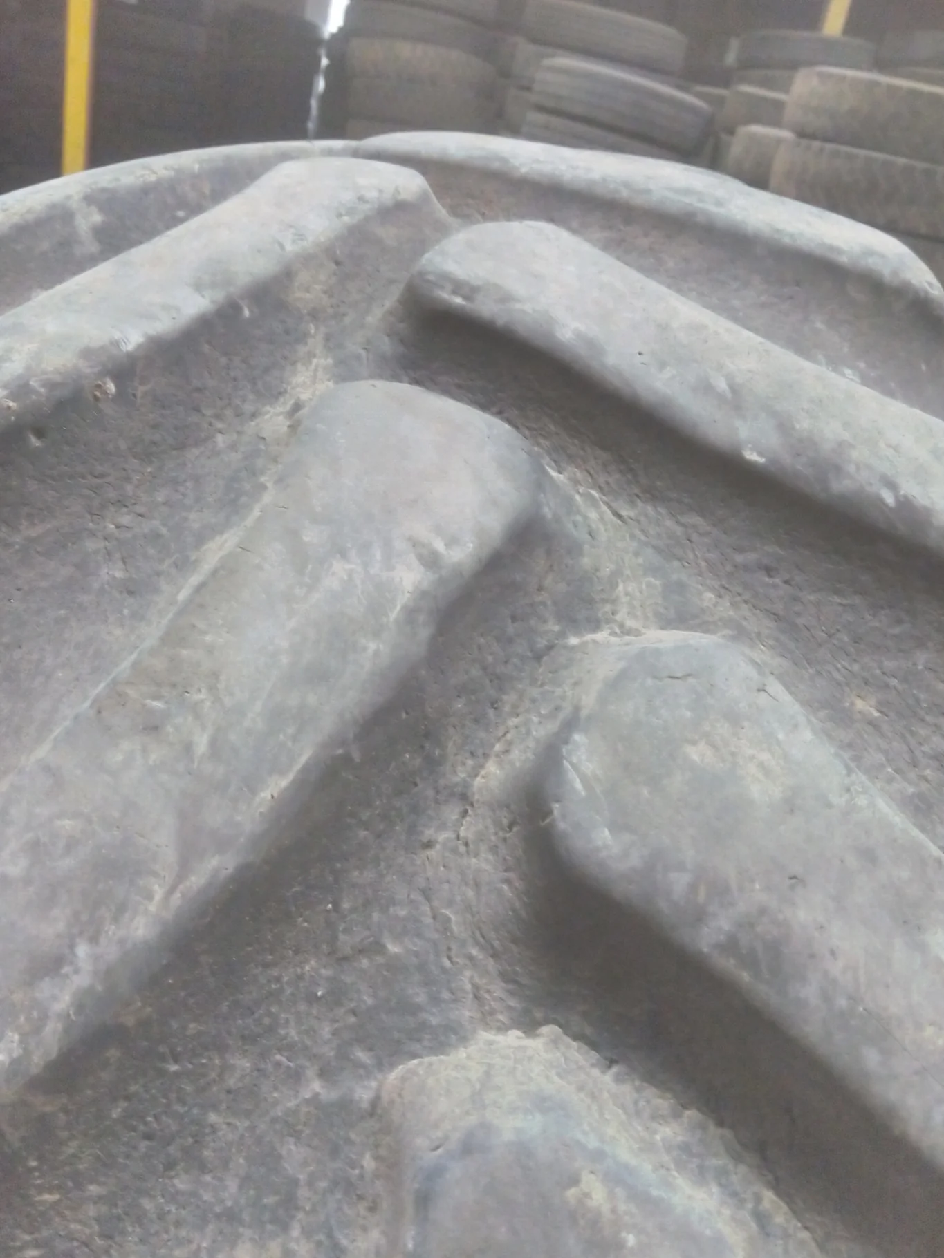 Used 480/70R34 155B Firestone Radial 9000 TL R-1W 45-50% On 18 x 34 10-13.19-11.07 Waffle 3 Bolt image 3