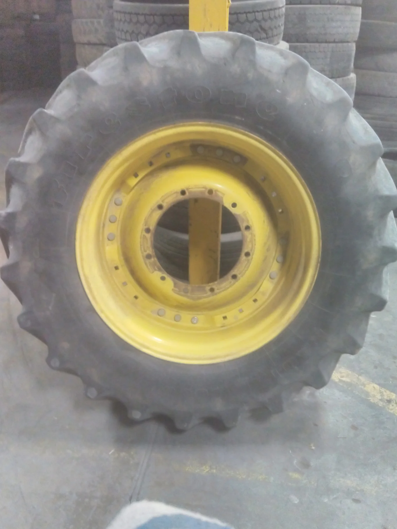 Used 480/70R34 155B Firestone Radial 9000 TL R-1W 45-50% On 18 x 34 12-16.732-14.620 Waffle 3 Bolt image 2