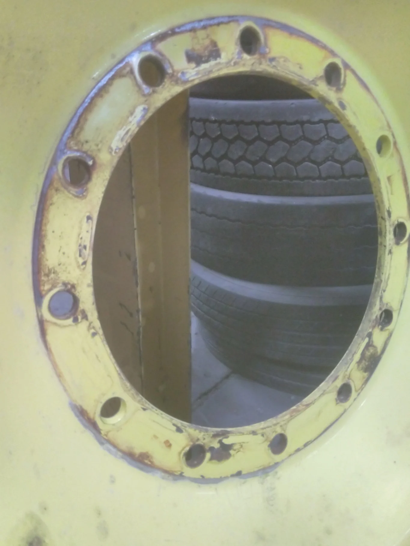 Used 480/70R34 155B Firestone Radial 9000 TL R-1W 45-50% On 18 x 34 12-16.732-14.620 Waffle 3 Bolt image 4